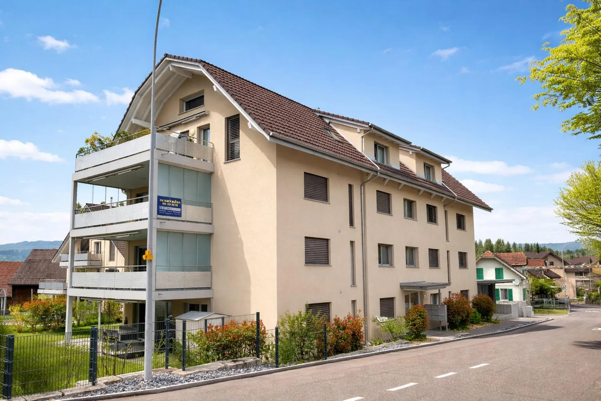 Modern 4.5-room apartment with two balconies in Fahrwangen