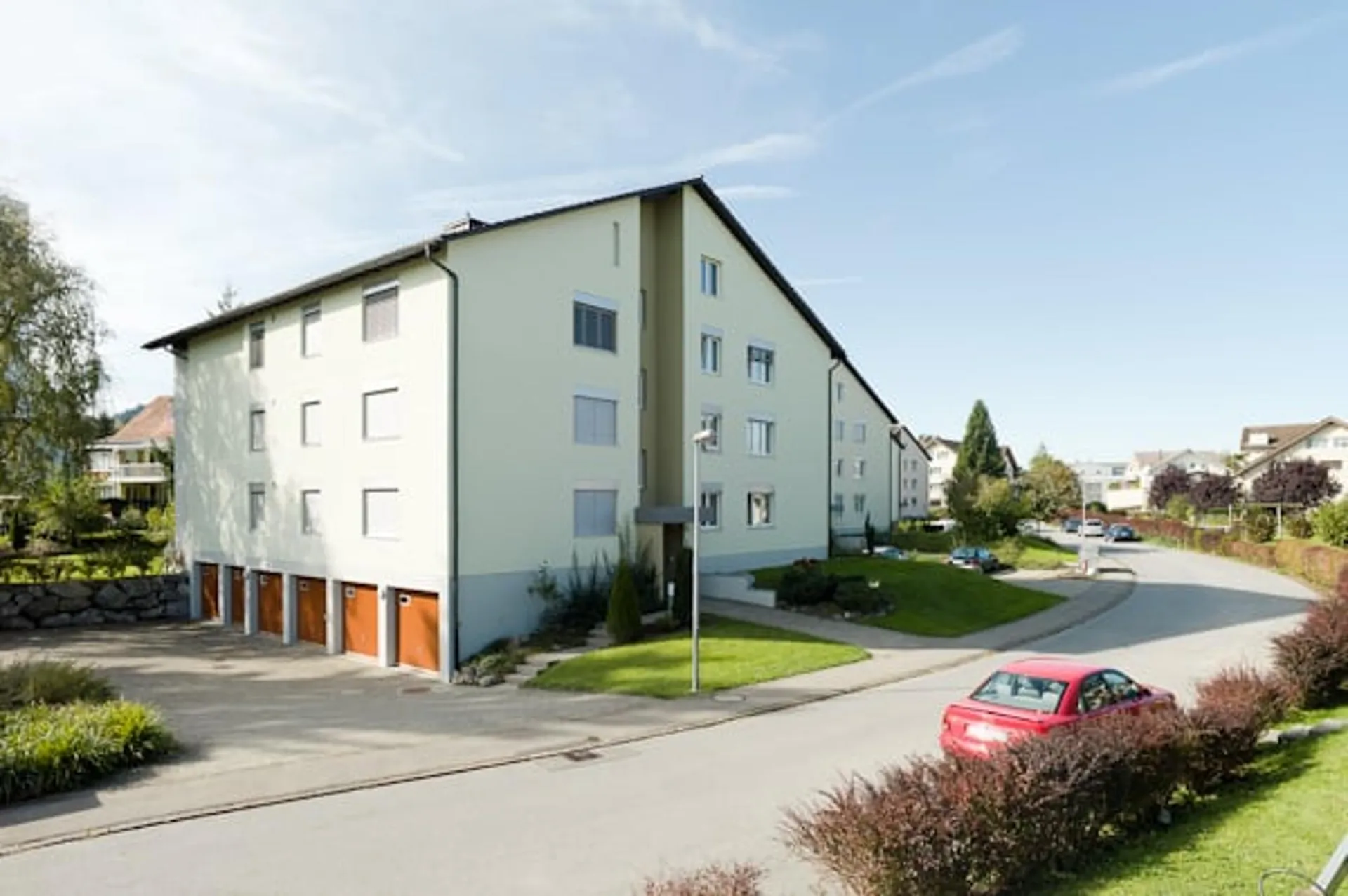 Moderne und helle 2.5 Zimmerwohnung in ruhigem Wohnquartier
