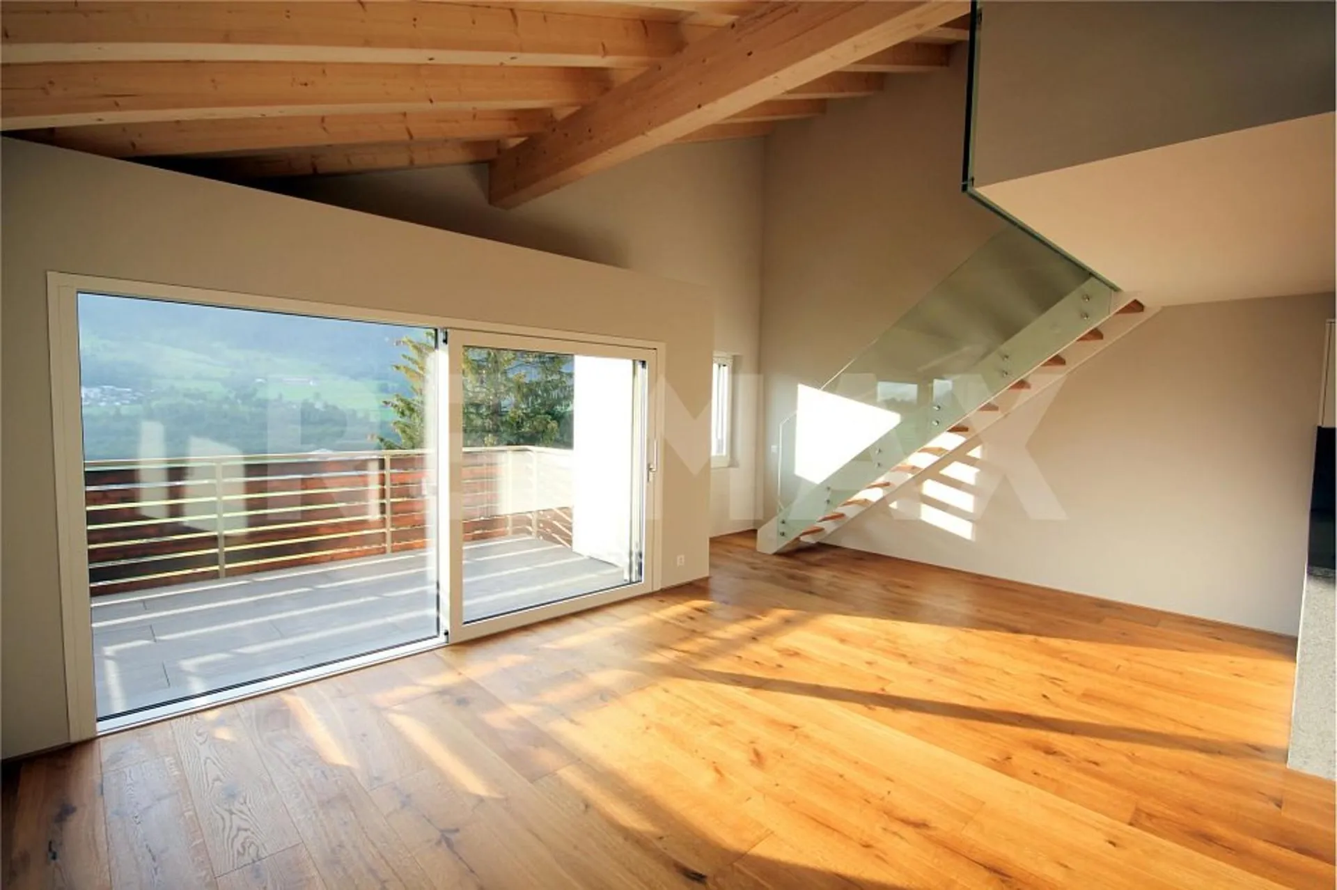 Moderne 4 ½ Zimmer-Maisonettewohnung im Dachgeschoss - B6