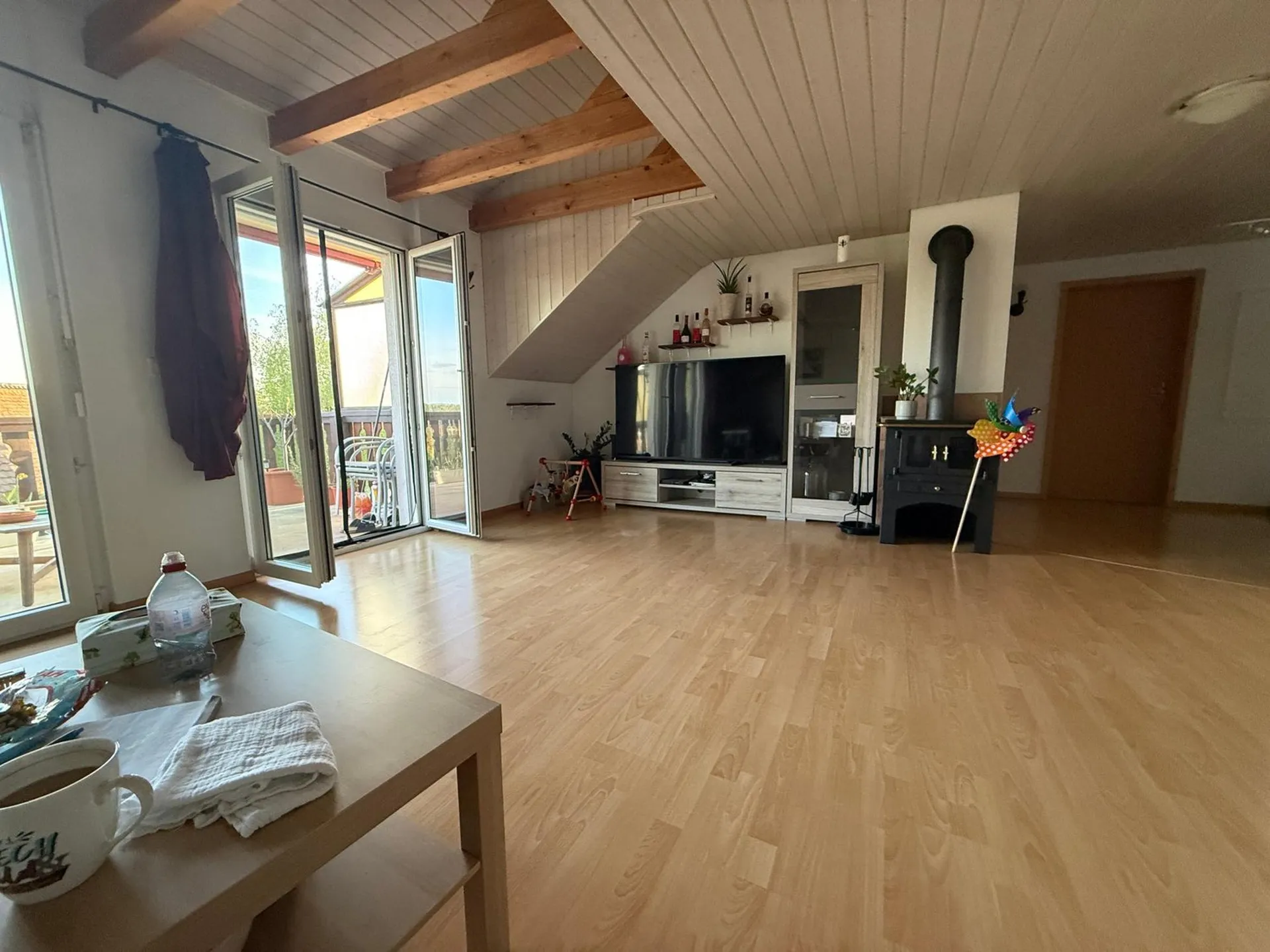 Charmante 4.5-Zimmer-Wohnung mit Kamin und Balkon in Bözberg