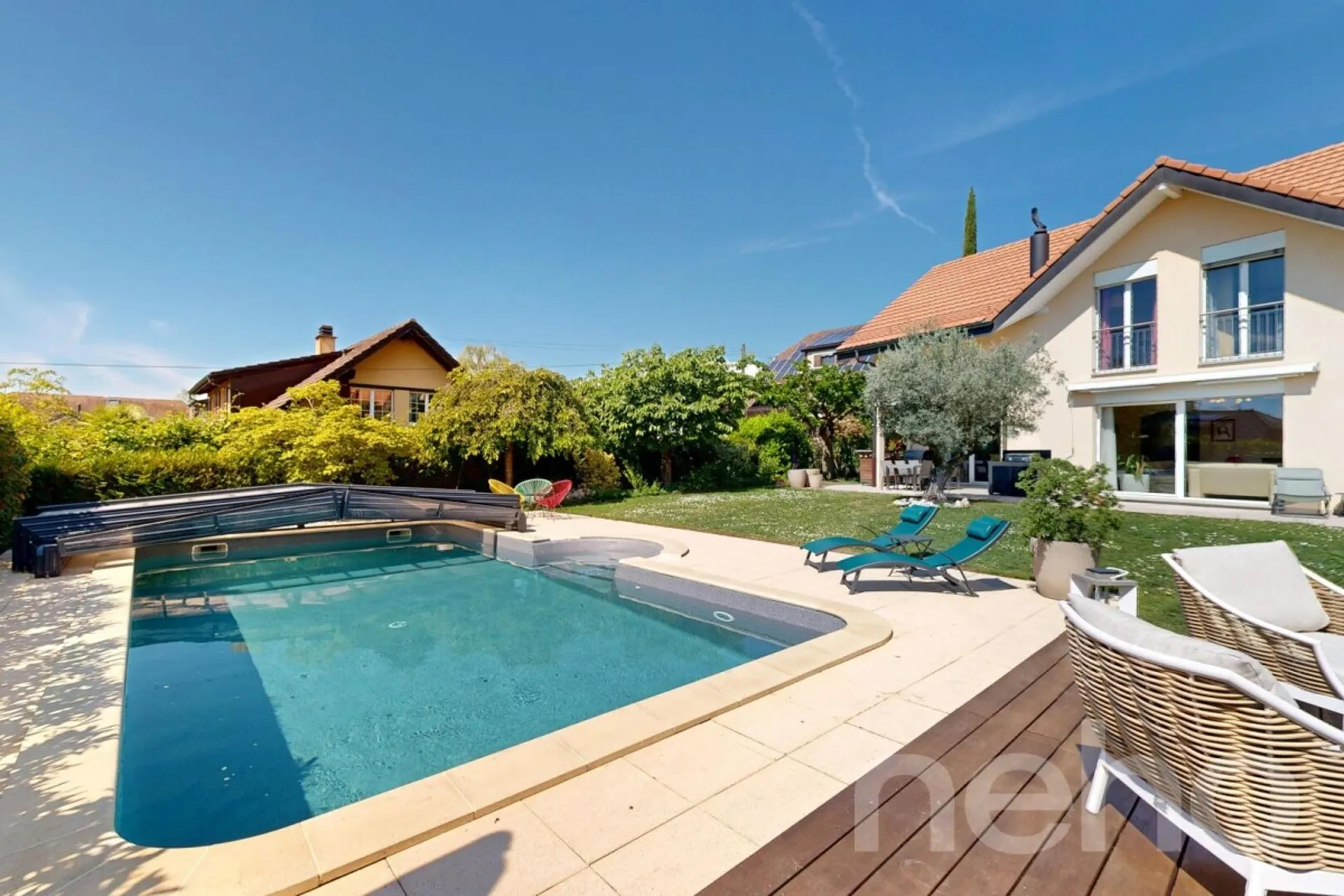 Élégance contemporaine & piscine dans un cadre privilégié