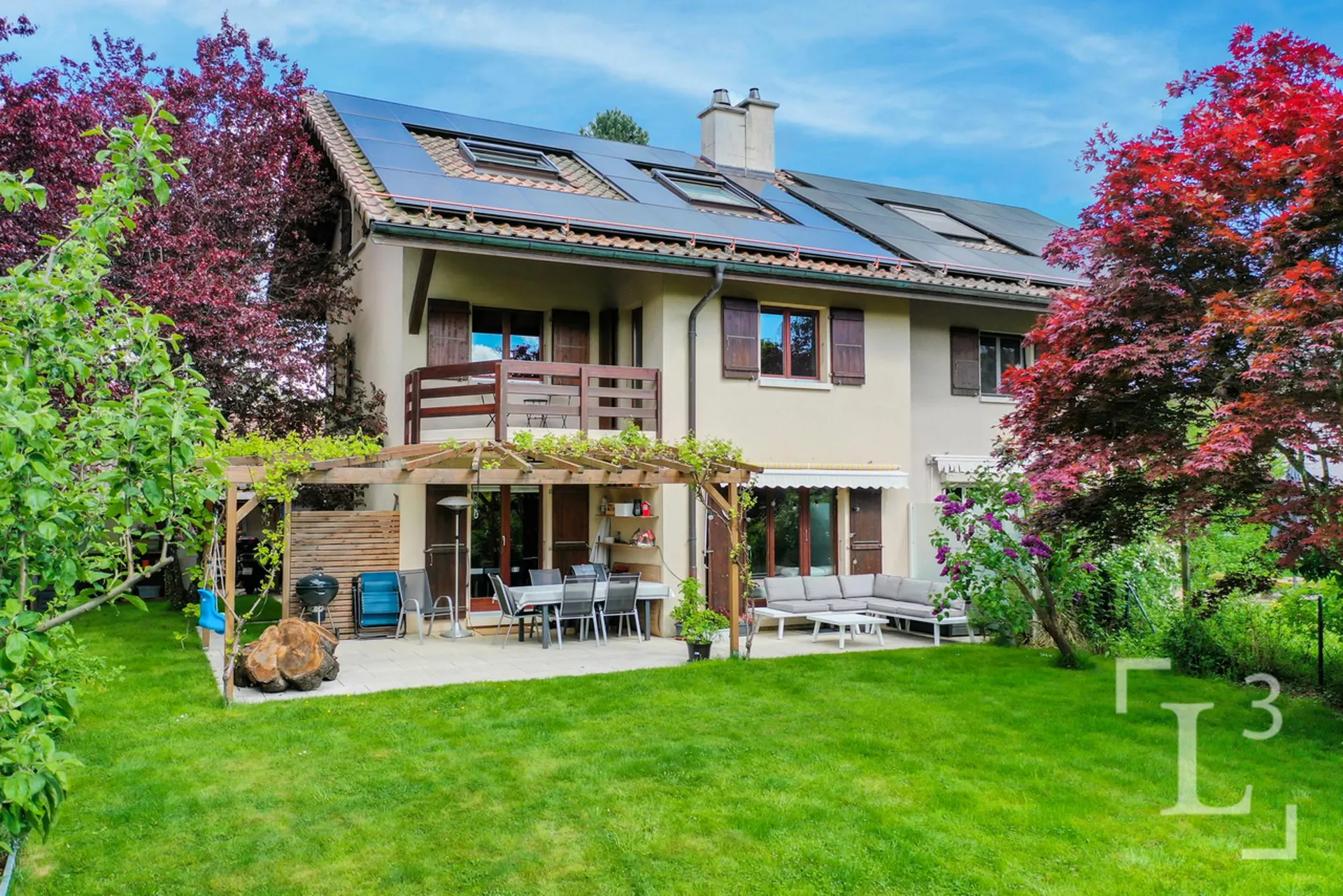 Spacieuse maison jumelle avec jardin