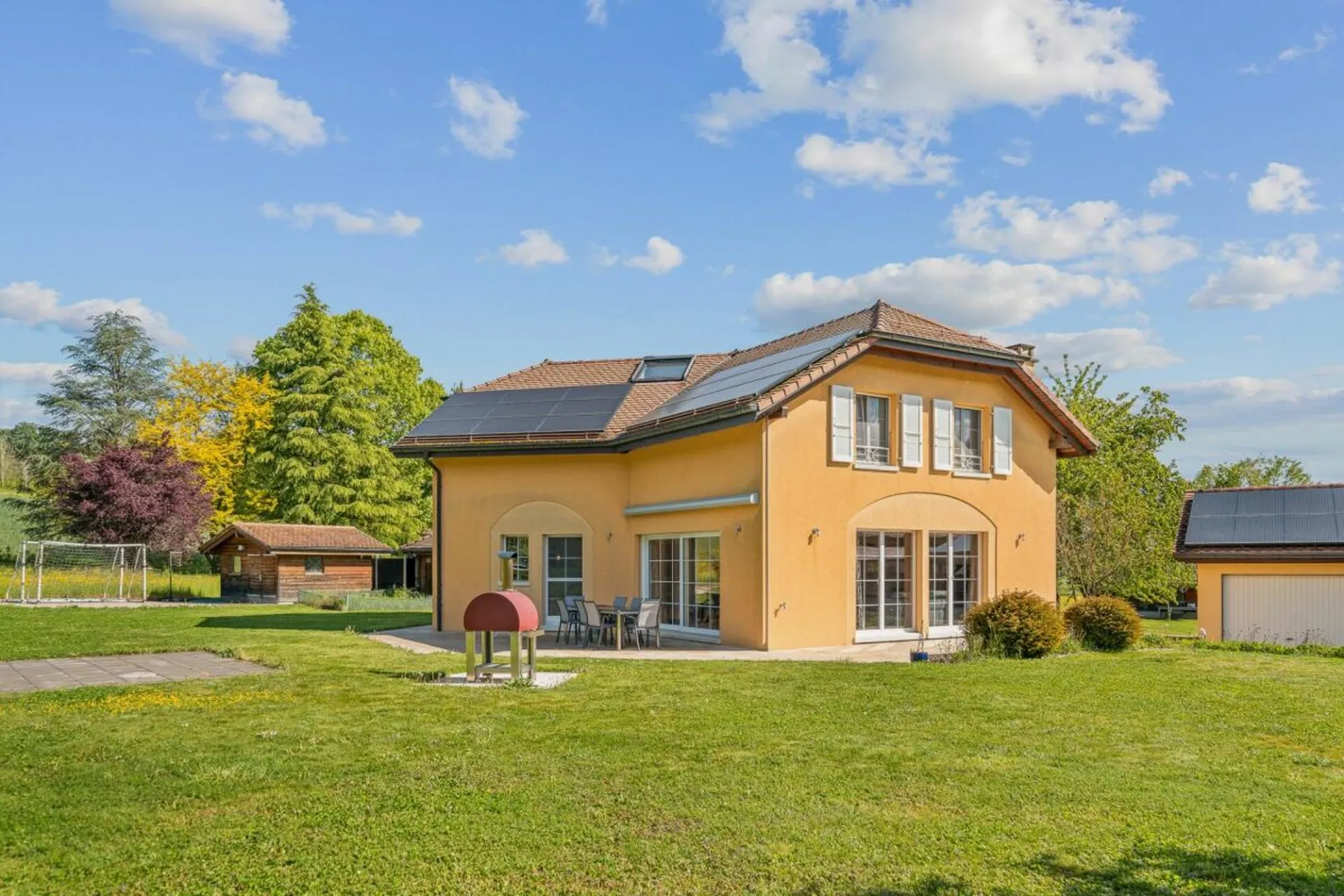 Superbe villa individuelle avec un vaste terrain