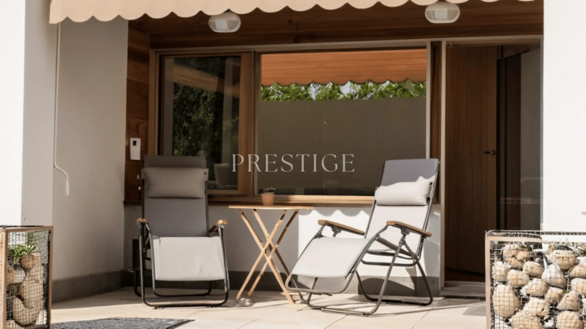2,5 pces avec grande terrasse au centre de Crans