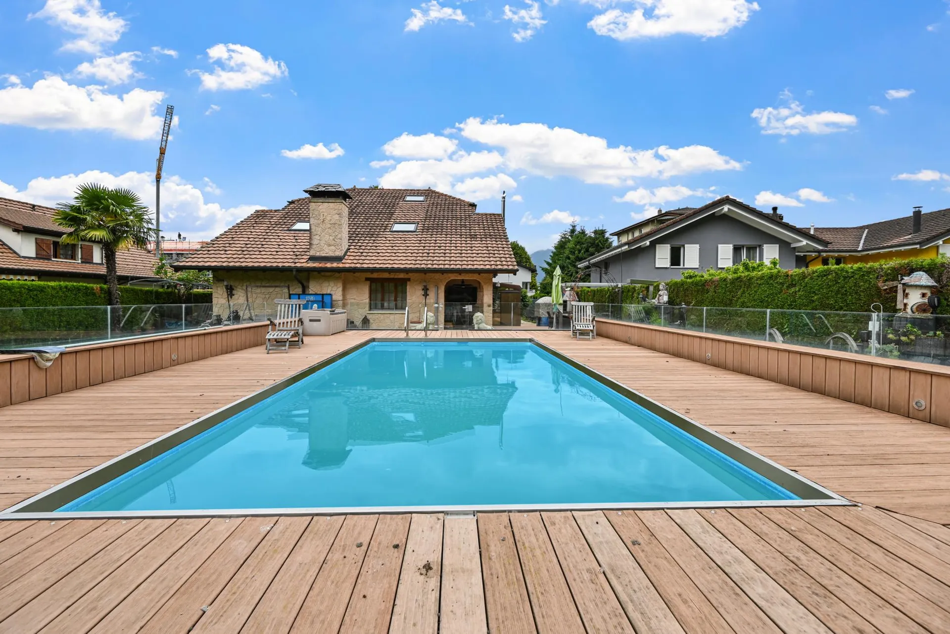 Schöne Villa mit 8 Zimmern, Swimmingpool und Garten in Bouveret