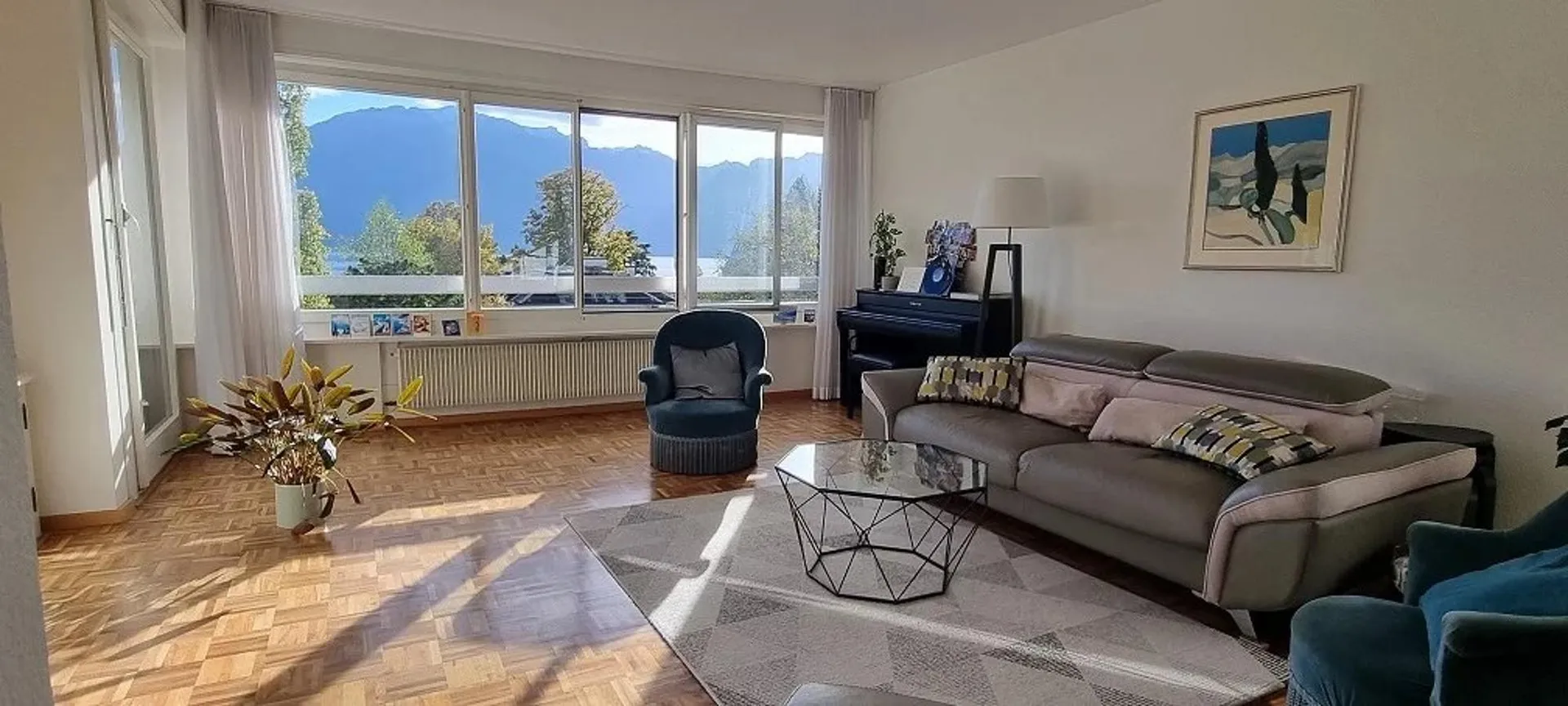 Superbe appartement avec vue lac de 3.5 pièces au 2ème étage