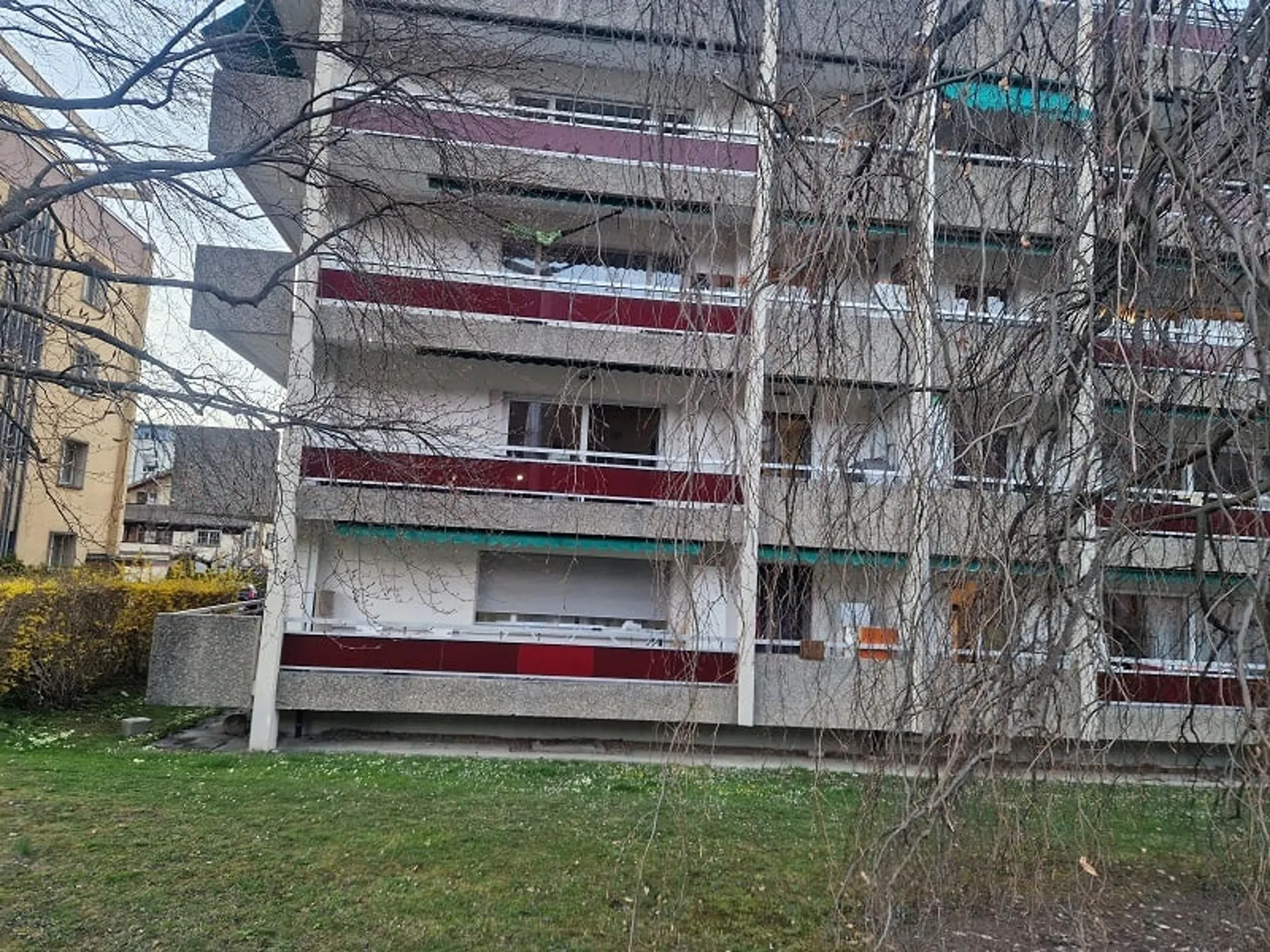 Spacieux appartement de 5 pièces avec balcon à Monthey