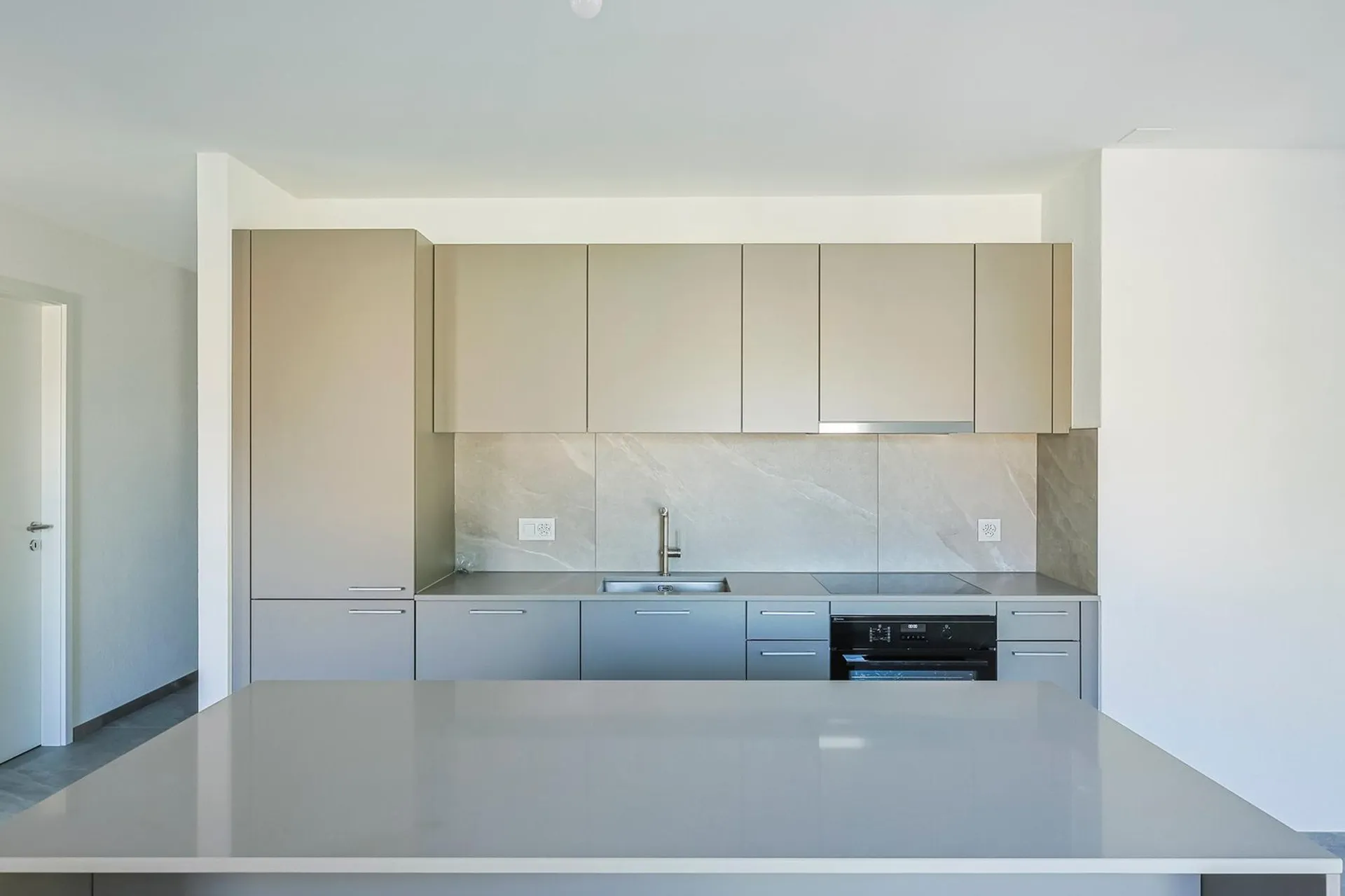 NEU WOHNJUWEL - Moderne 3.5-Zimmer-EG-Wohnung mit Terrasse und Garten