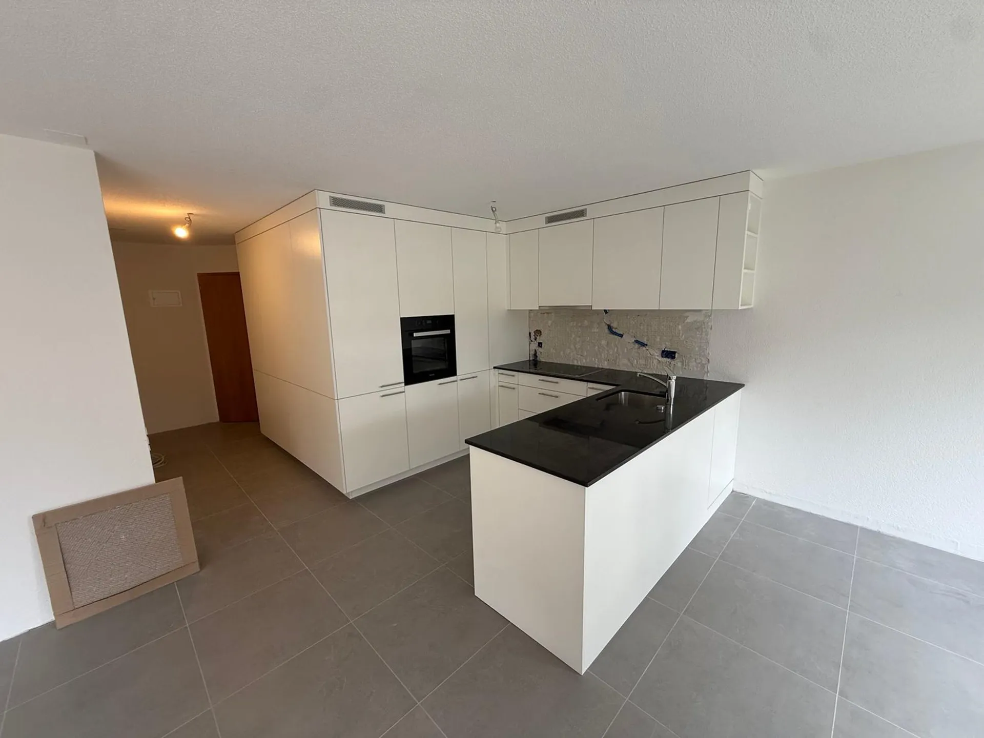 Appartement lumineux de 4.5 pièces avec balcon à Corcelles