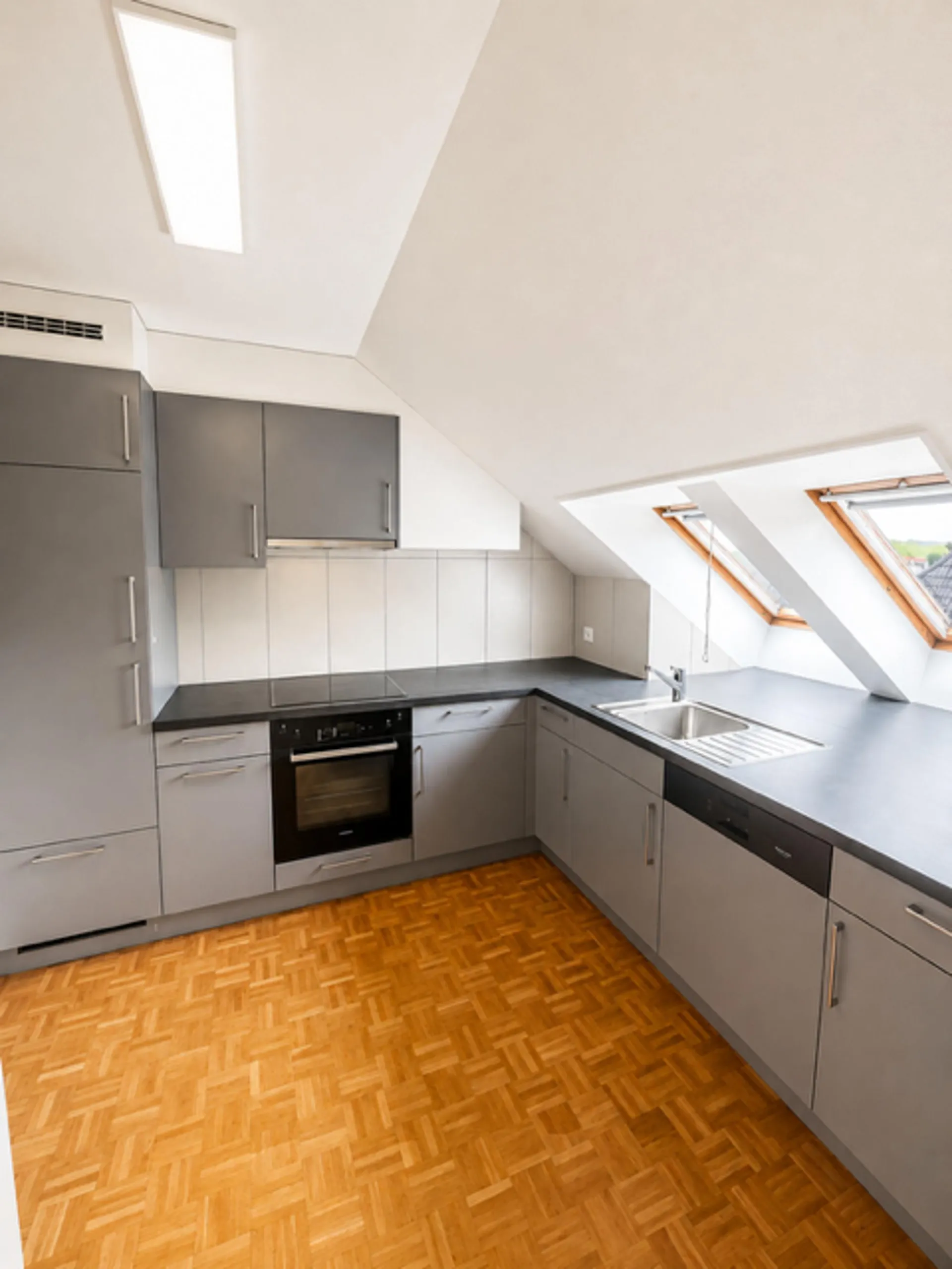 Appartement de 2.5 pièces à Travers avec ascenceur