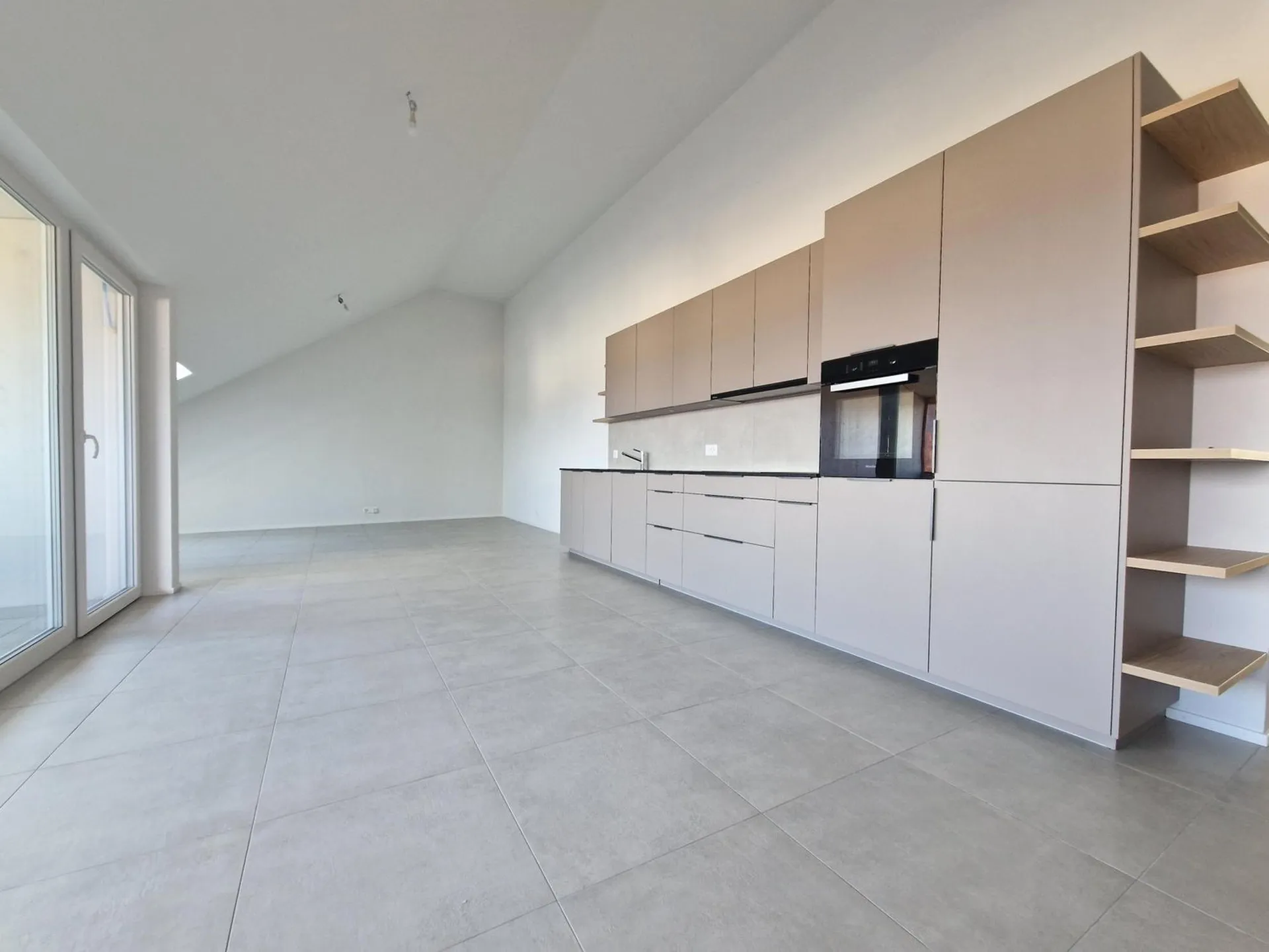 Spacieux appartement de 10.5 pièces avec ascenseur à Milvignes