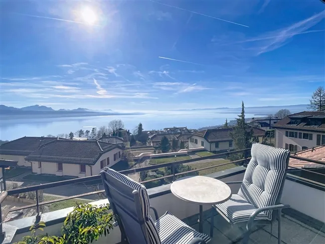 135 m² große Penthouse-Wohnung mit atemberaubendem Blick auf das Genferseebecken