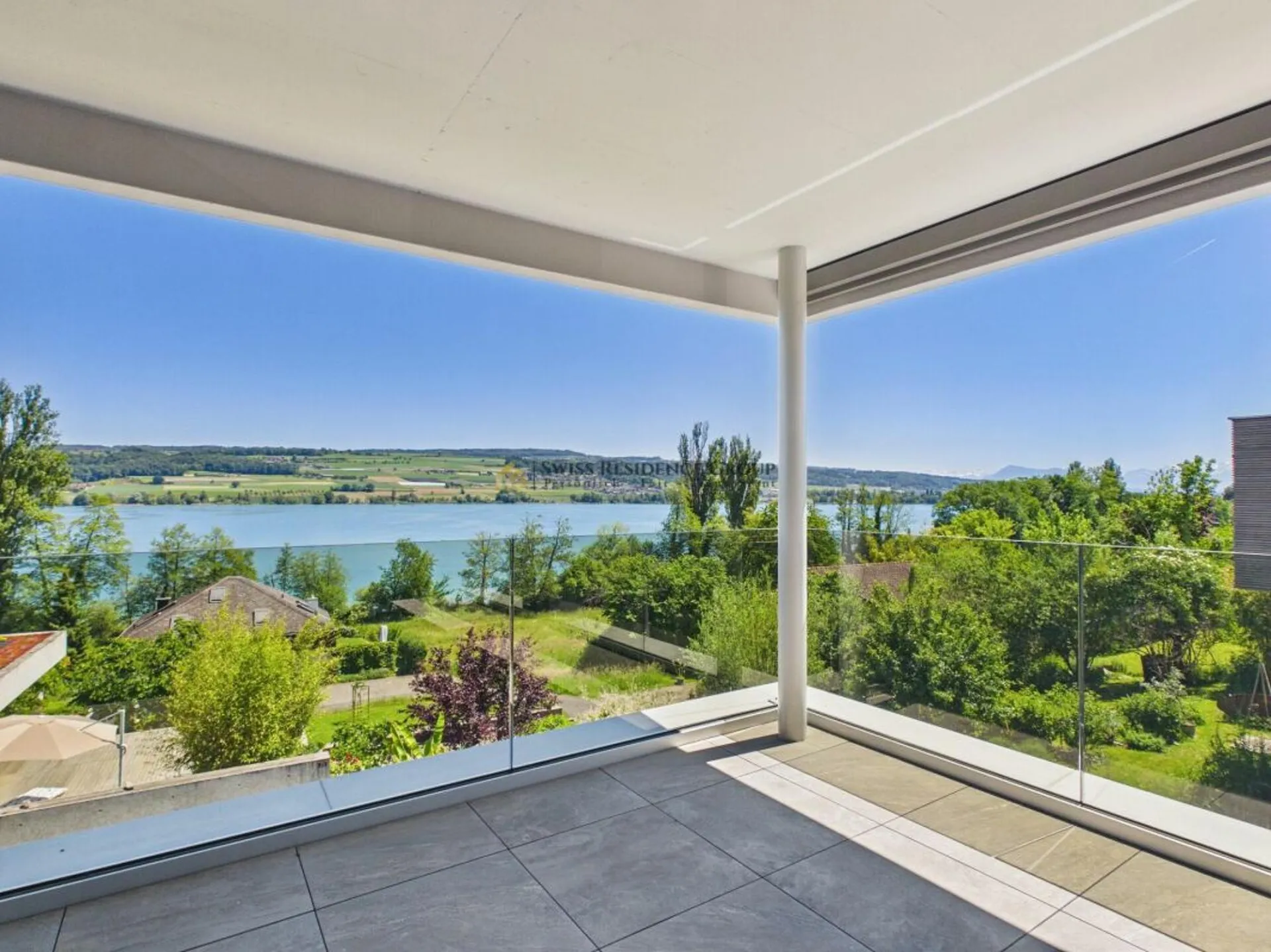 Beneidenswerte Aussicht an lebensqualitativer Lage