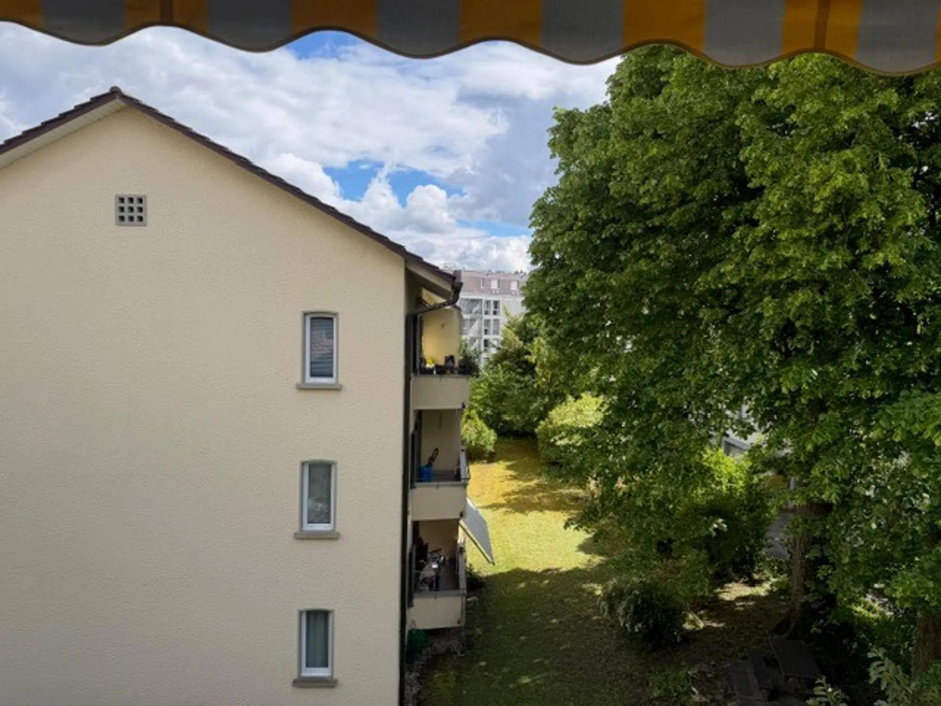 2.5-Zimmer-Altbauwohnung mit Balkon in Bern-Bümpliz