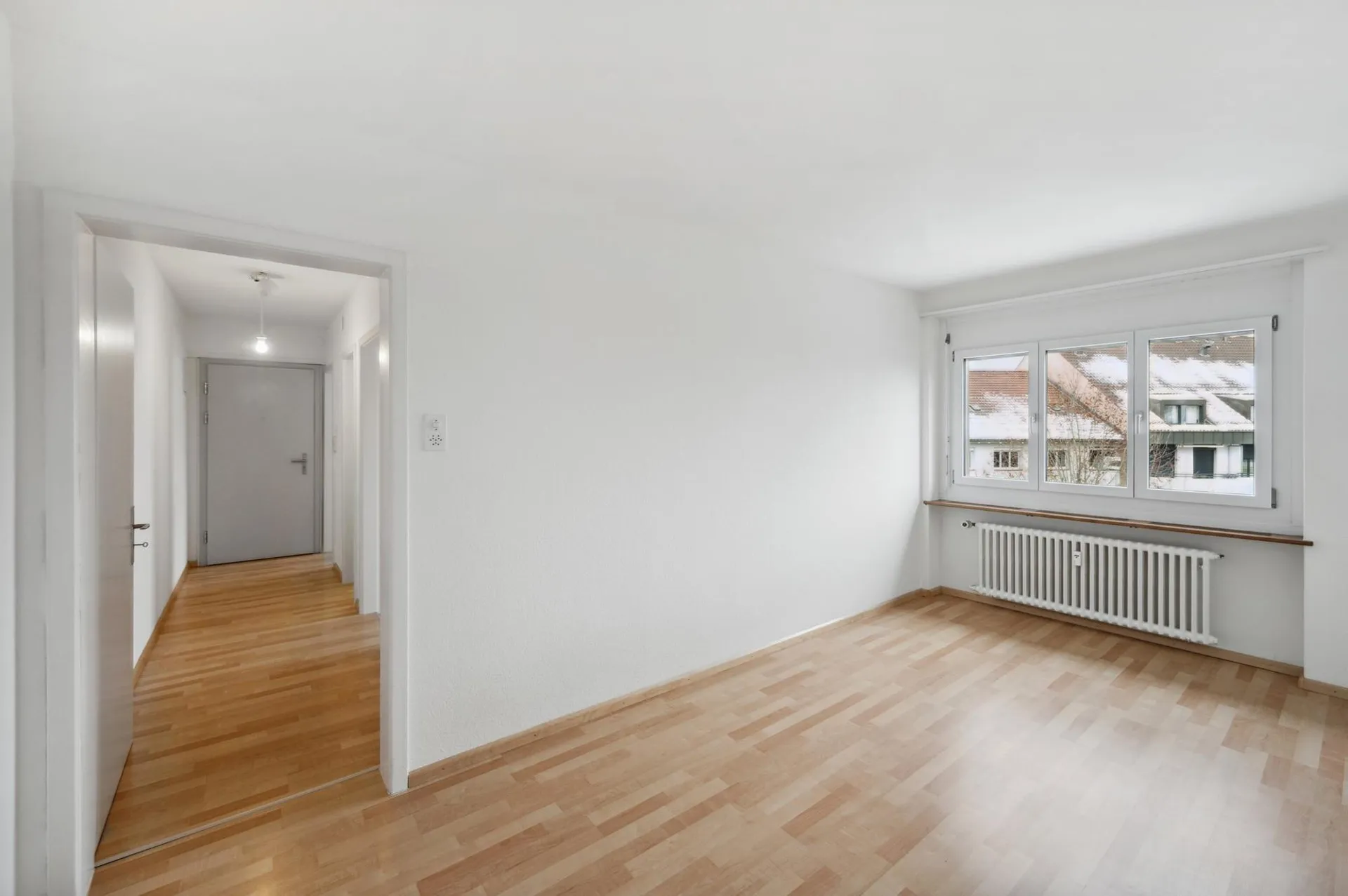 1 month's rent free directly near SBB train station
