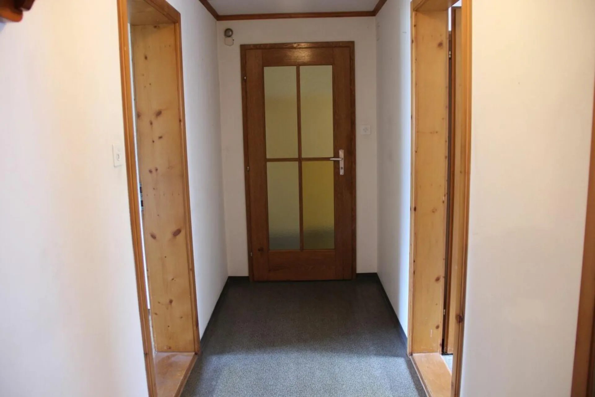 3.5-Zimmer-Altbauwohnung im Dachgeschoss mit Balkon - befristet bis Januar 2027