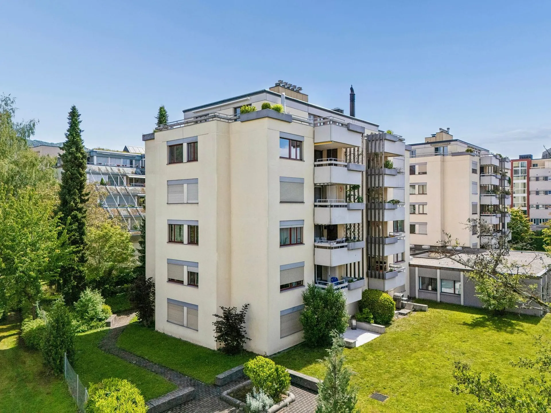 Zentrale und ruhige 4 1/2 Zimmer-Wohnung in Wettingen