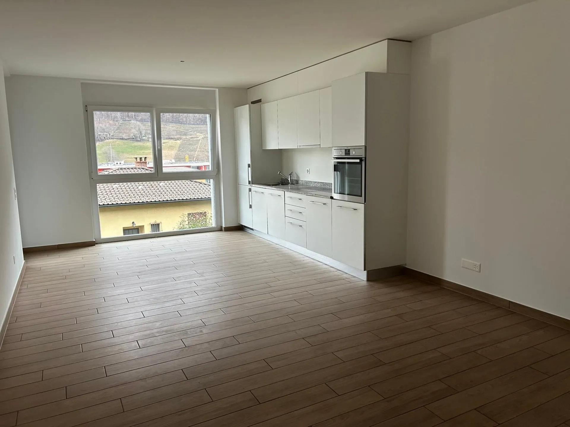 MODERNO 3.5 LOCALI CON GRANDE TERRAZZO piano attico