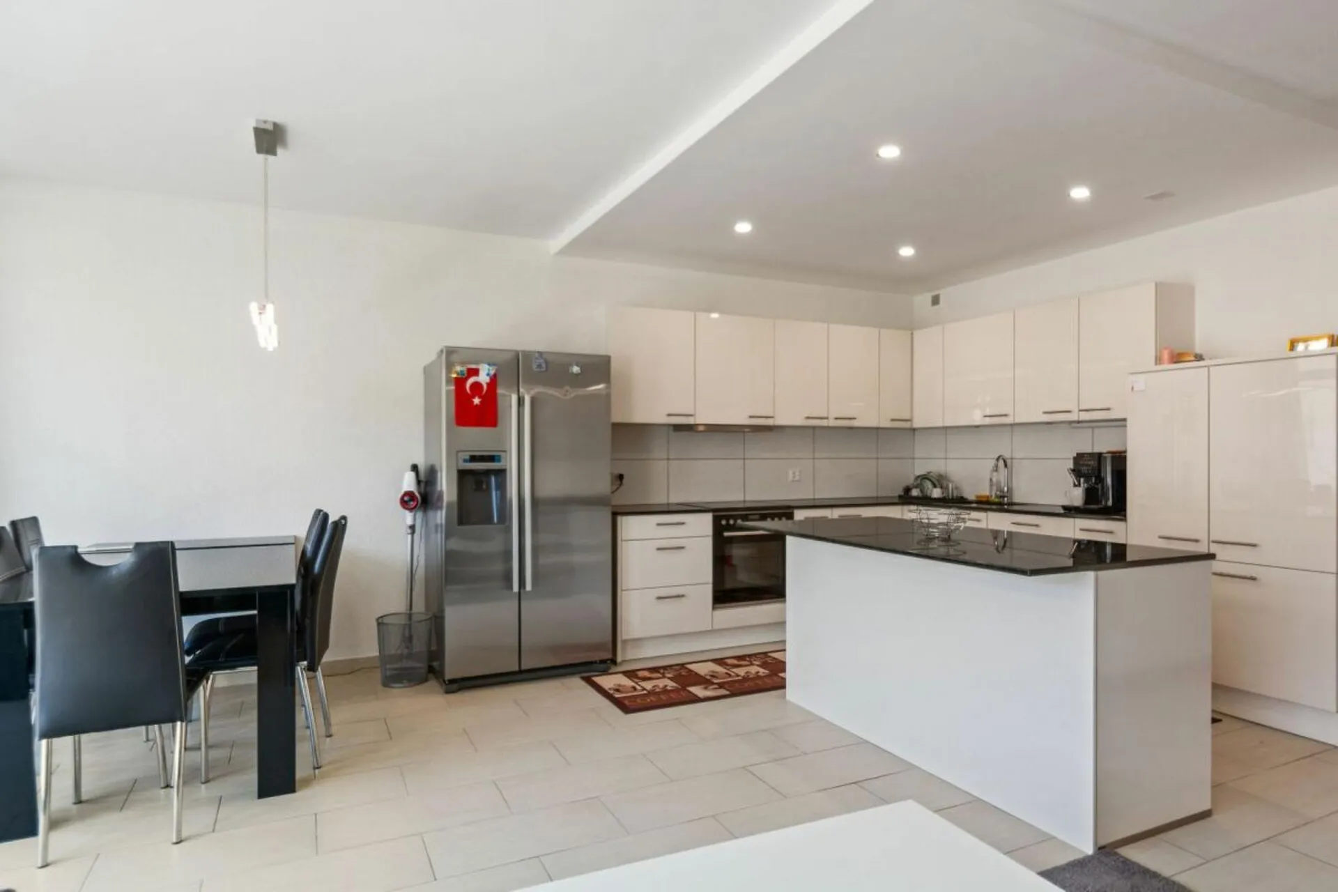 St-Imier, beautiful renovated apartment with 3.5 rooms, balcony and garage