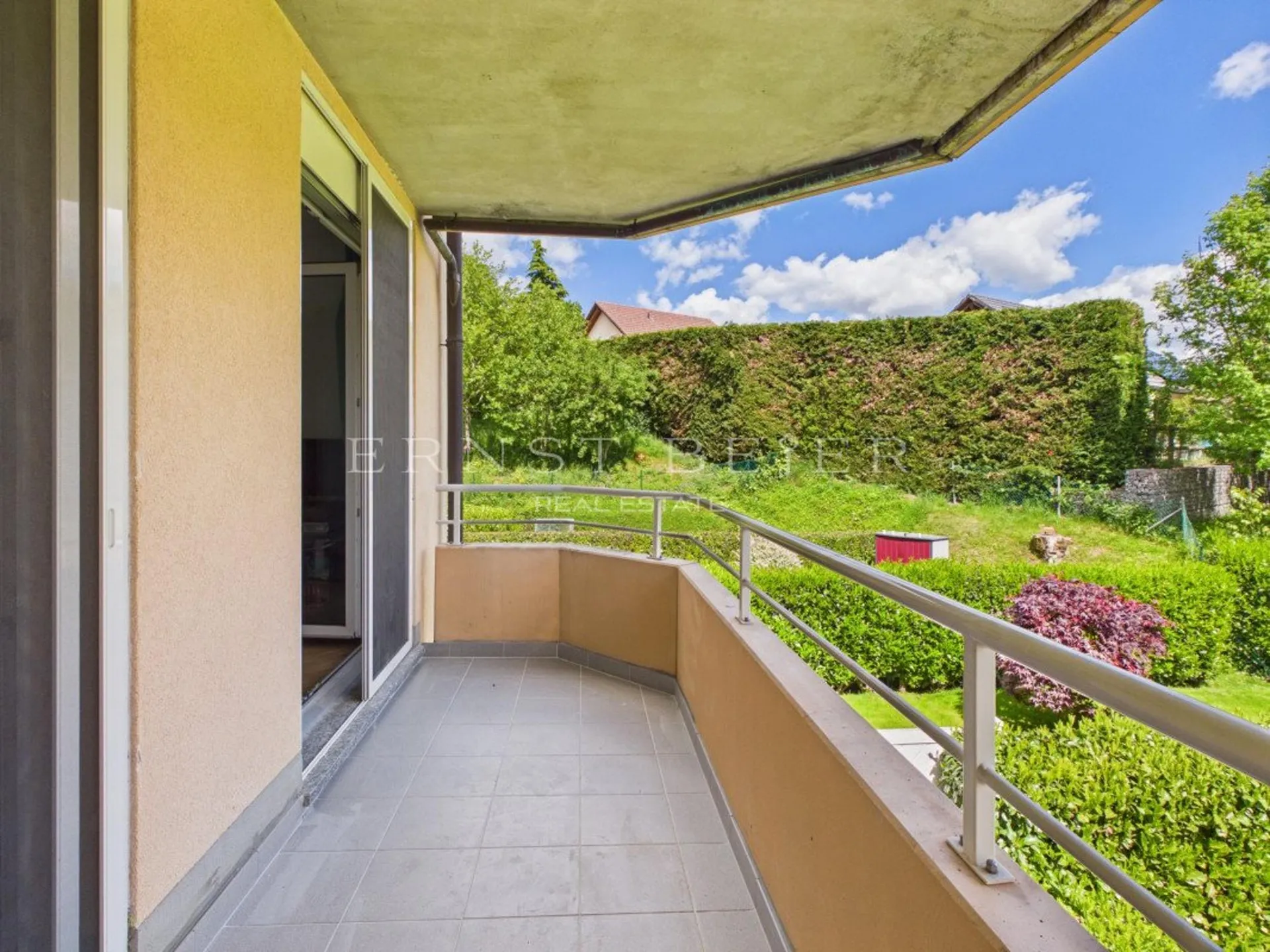 Prächtiges Triplex mit eigenem Garten, ruhiger und grüner Umgebung