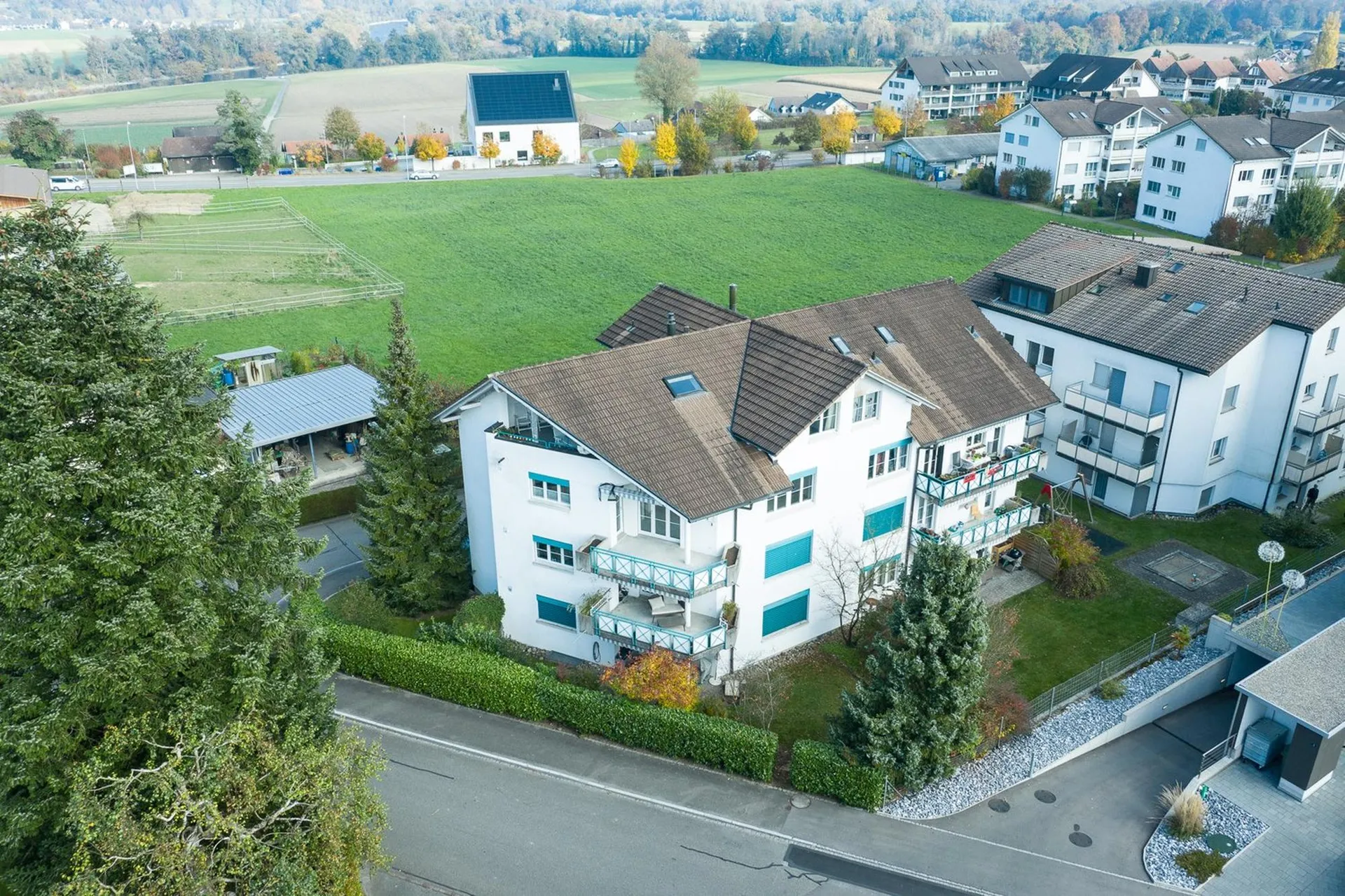 Grosszügige 4.5 Zimmer-Wohnung mit Cheminée in Fischbach-Göslikon