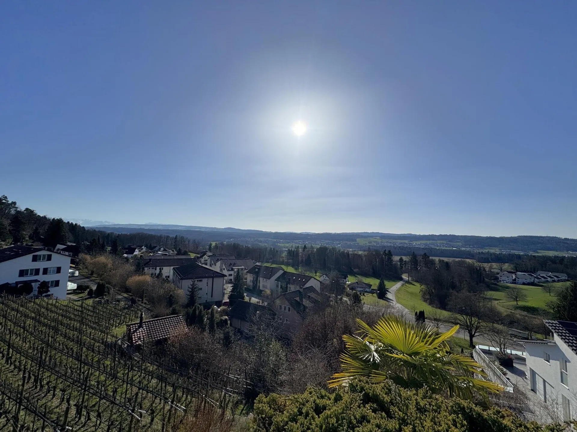 Terrassenwohnung mit beeindruckender Panoramasicht inklusive zwei Parkplätze