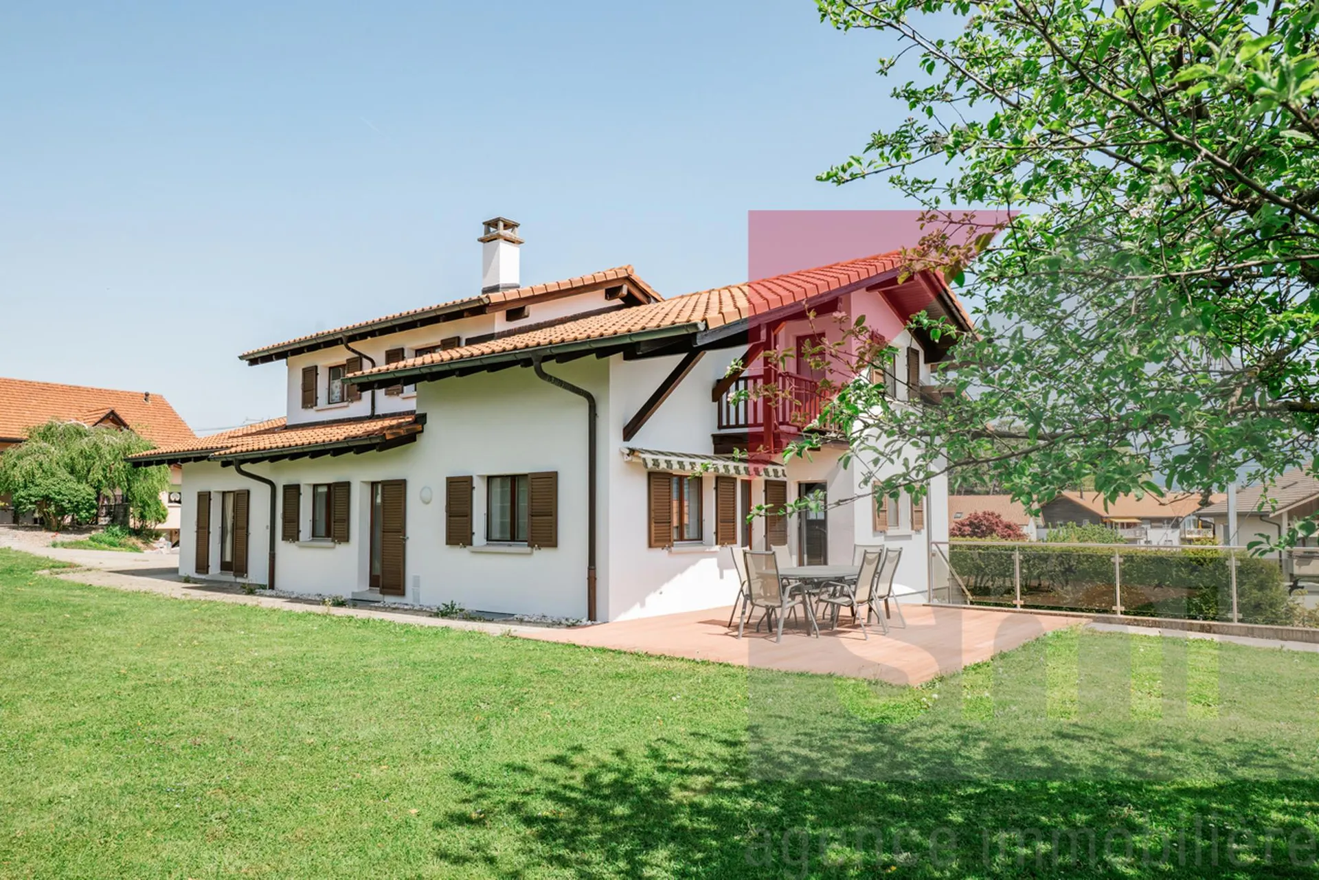 Confortable villa avec studio indépendant, parcelle de 1055m2