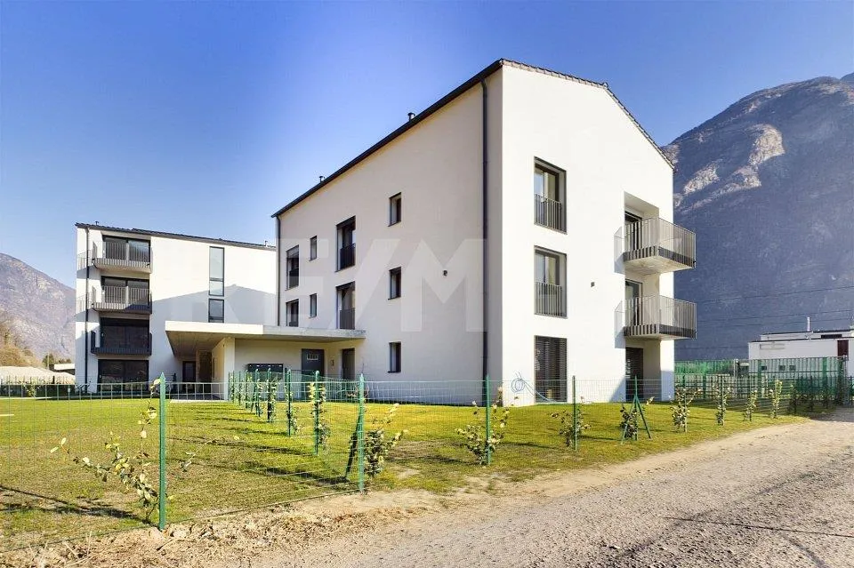Moderno appartamento immerso nella natura con splendido terrazzo - ...