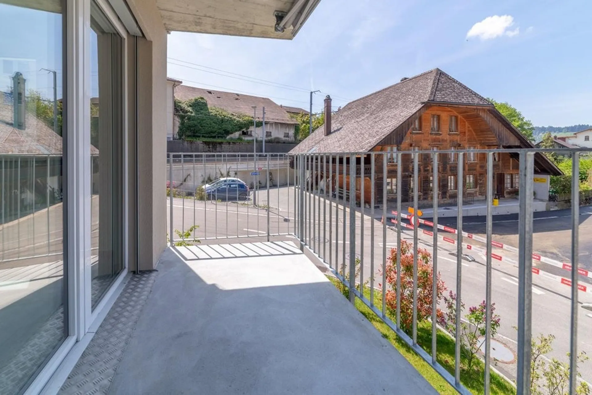 GEMÜTLICHE 3.5 ZIMMER-WOHNUNG IN HUTTWIL
