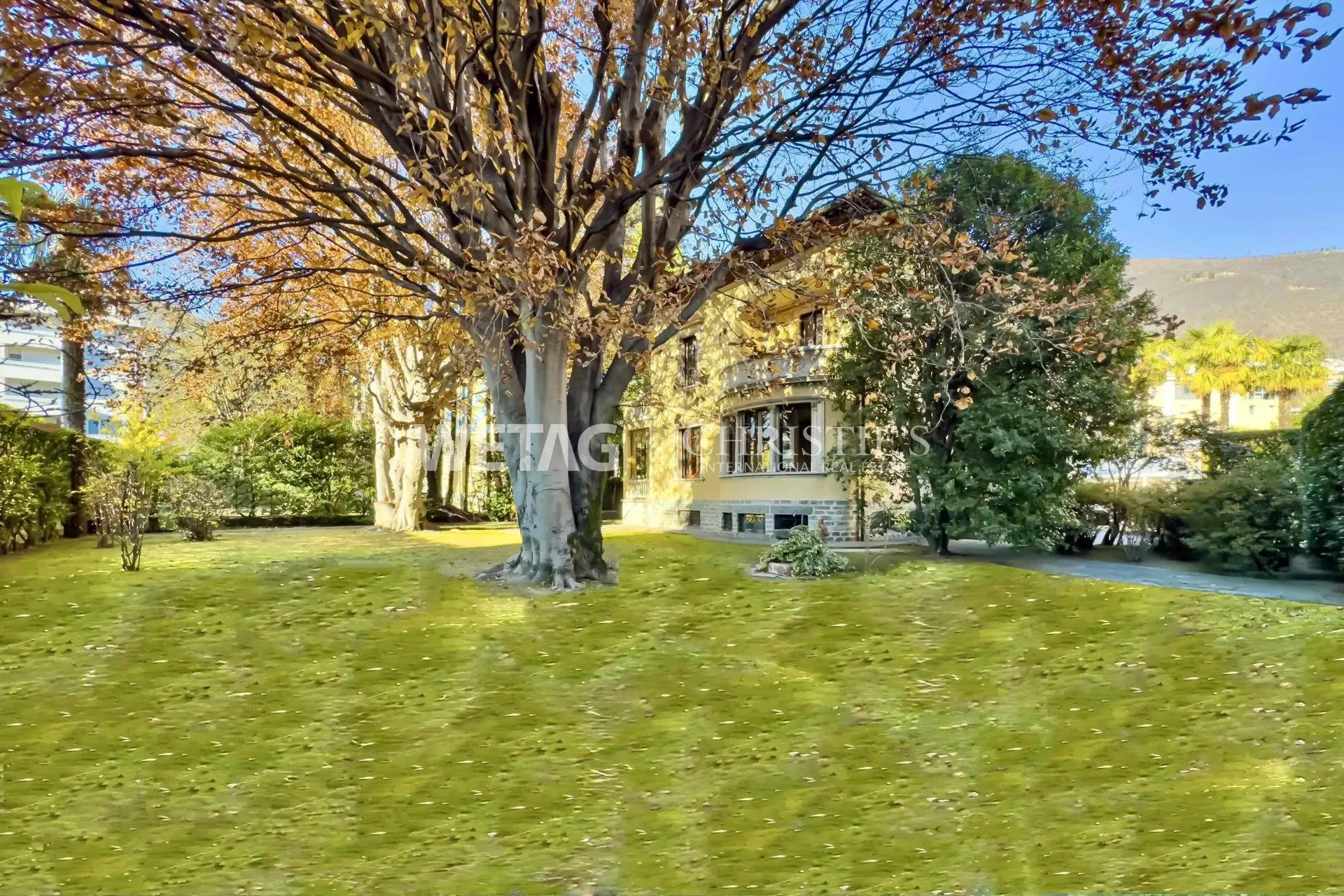 "La Silene" charmante Villa mit grossem Privatgarten in Locarno an ...