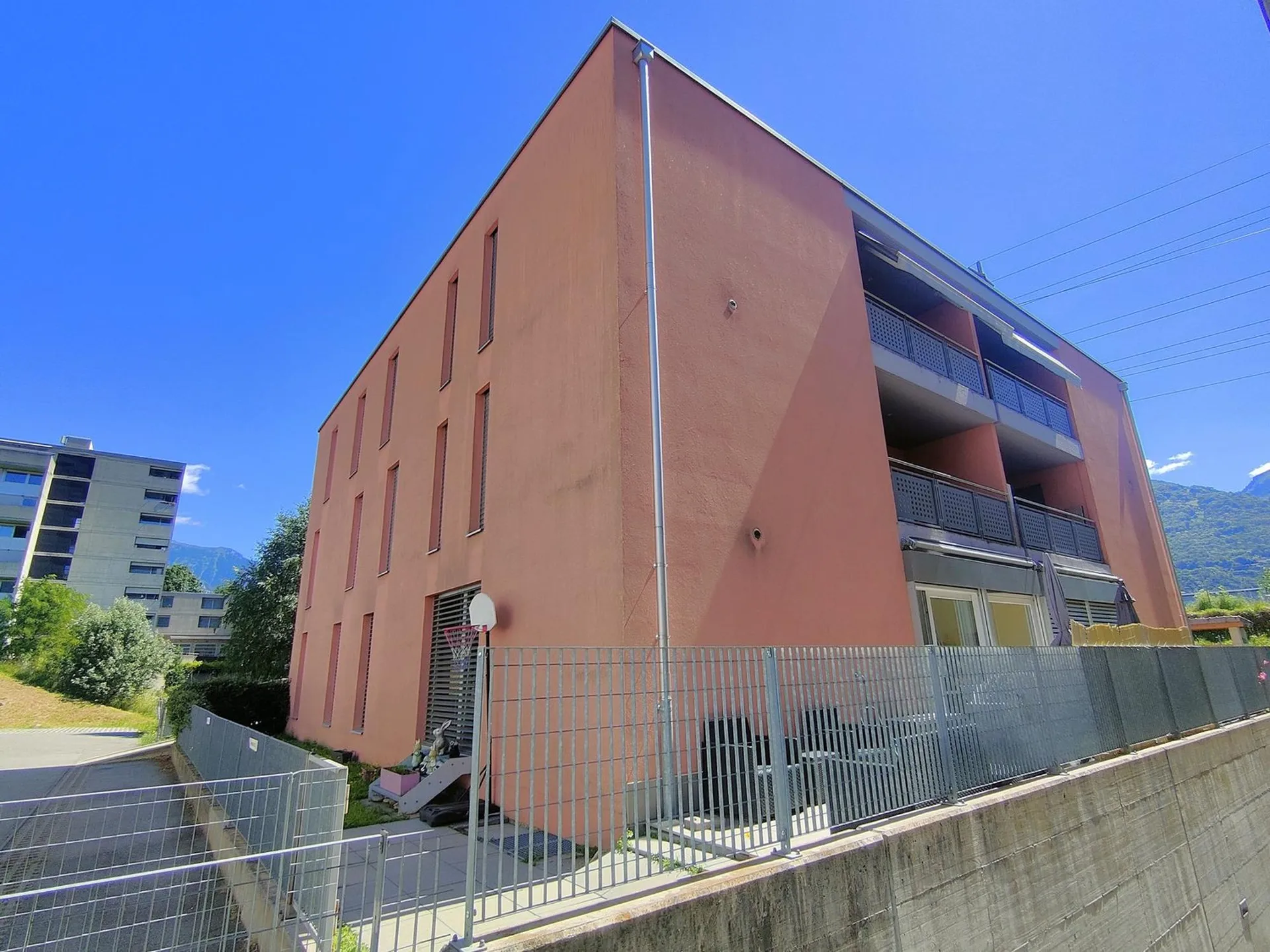 Appartamento 4 ½ locali, 2° e ultimo piano, zona residenziale Monte Carasso
