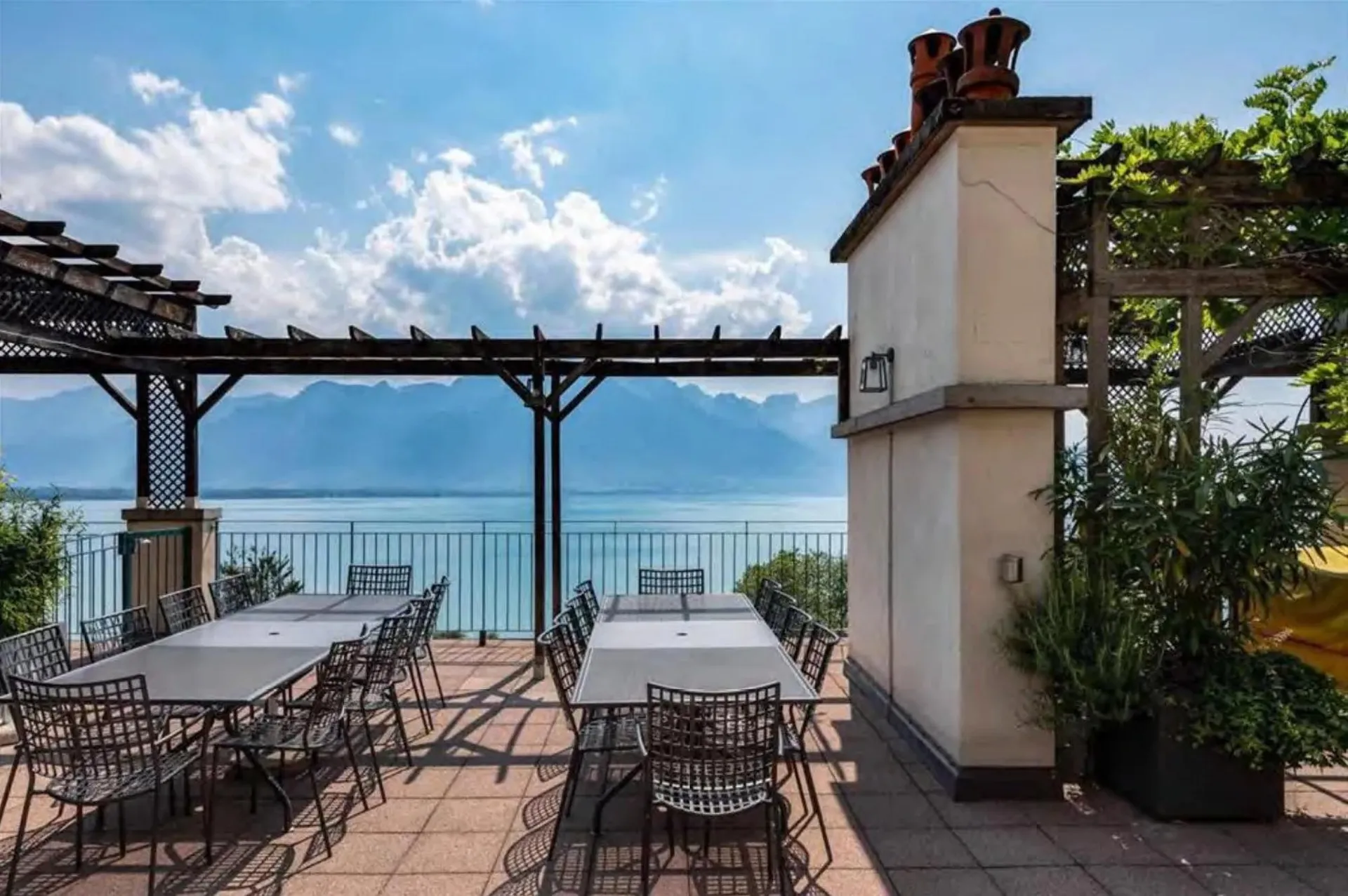 Appartement de Luxe à Territet avec Vue Magnifique