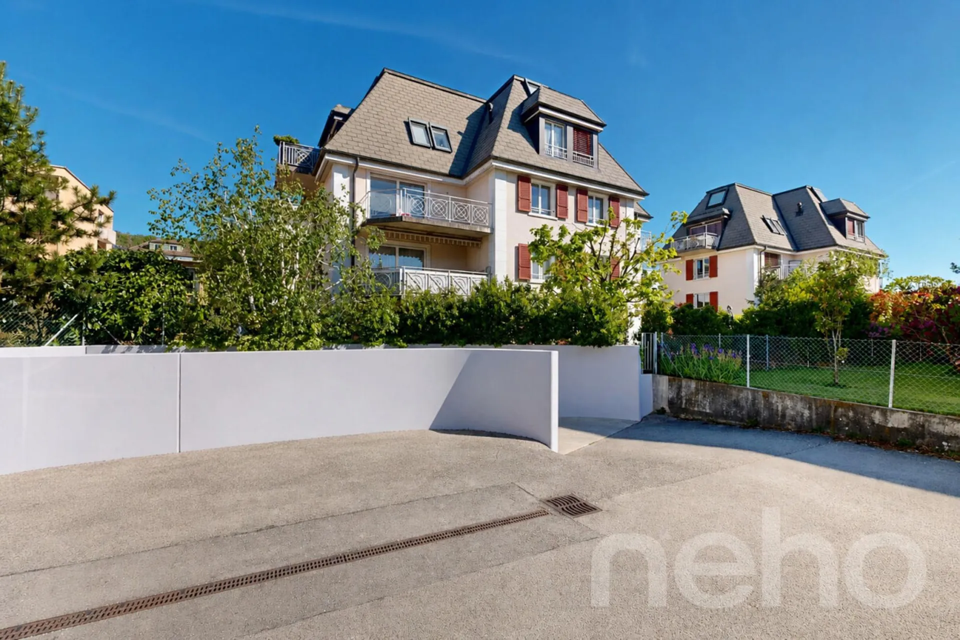 Corcelles: Grand 4.5 pièces lumineux avec 2 balcons, proche commodités