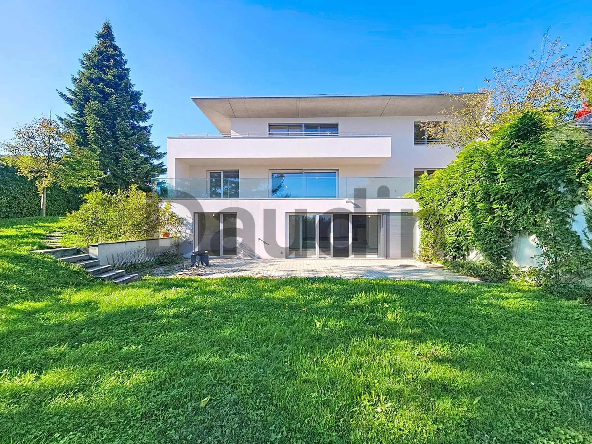 Villa mit 14 Zimmern, vollständig renoviert