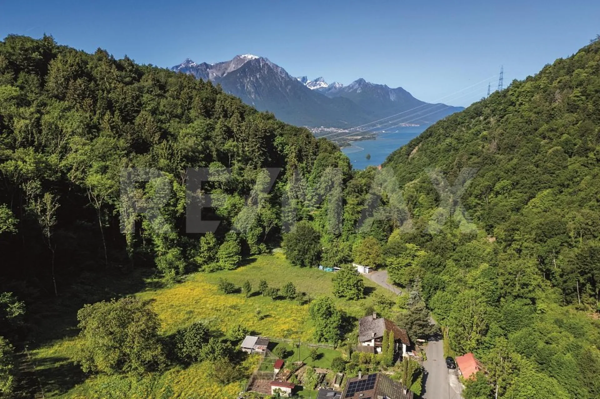 Un petit paradis entre  lac et nature : maison de 3 appartements