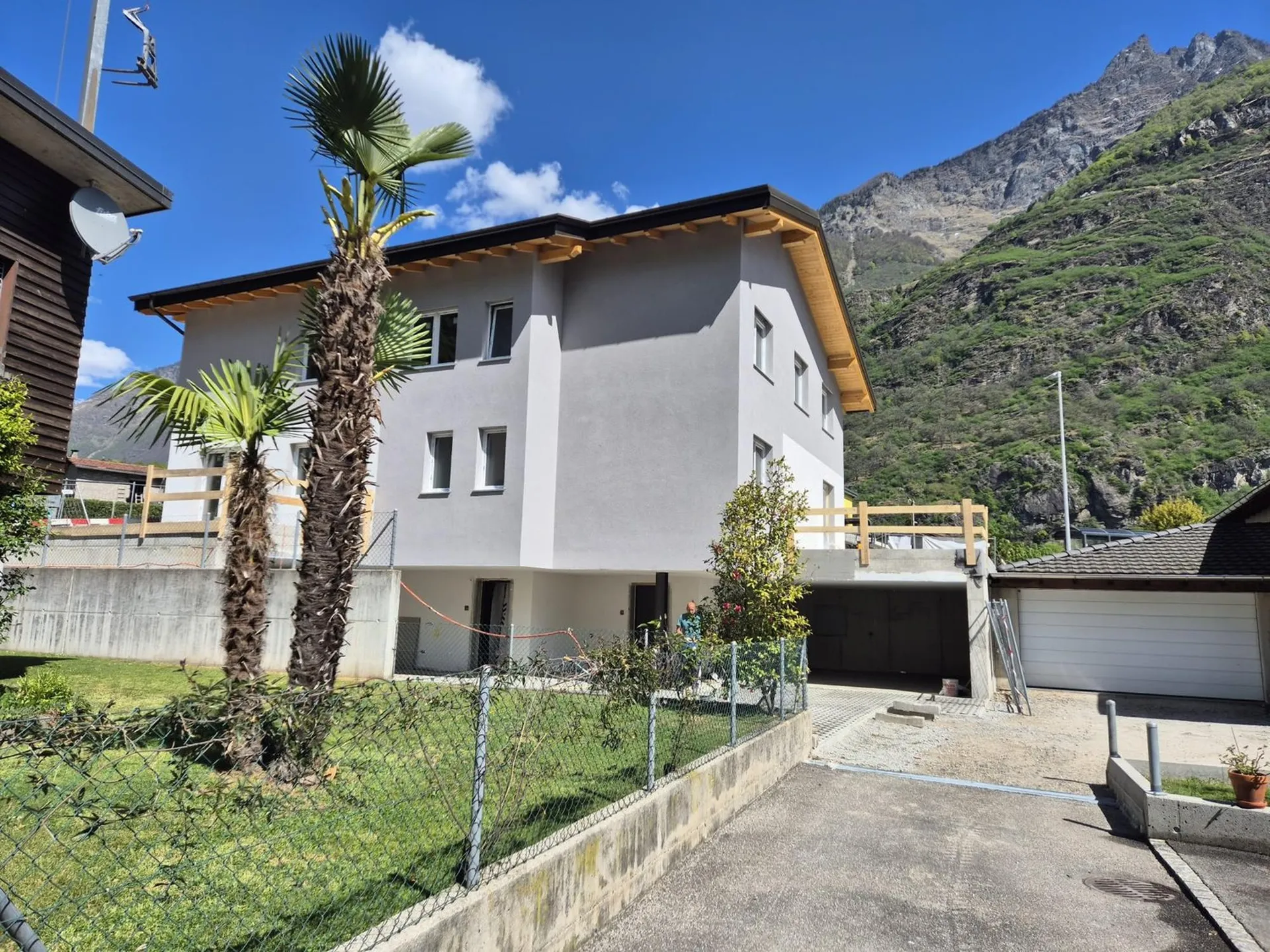 Casa bifamiliare moderna in costruzione a Biasca