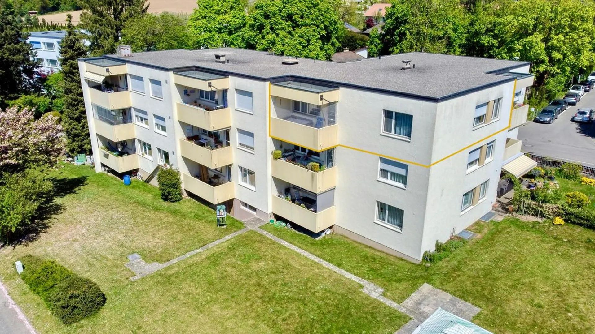 Appartamento di 4,5 locali ben curato con balcone e vista panoramica