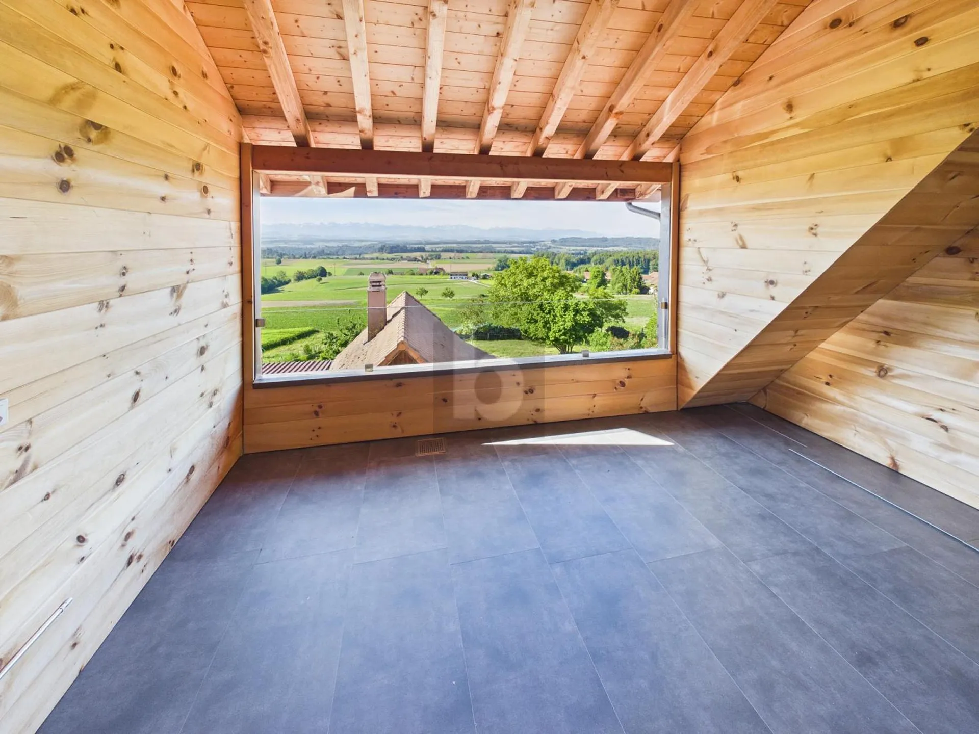 NATURNAH,GROSSZÜGIG MIT GALERIE