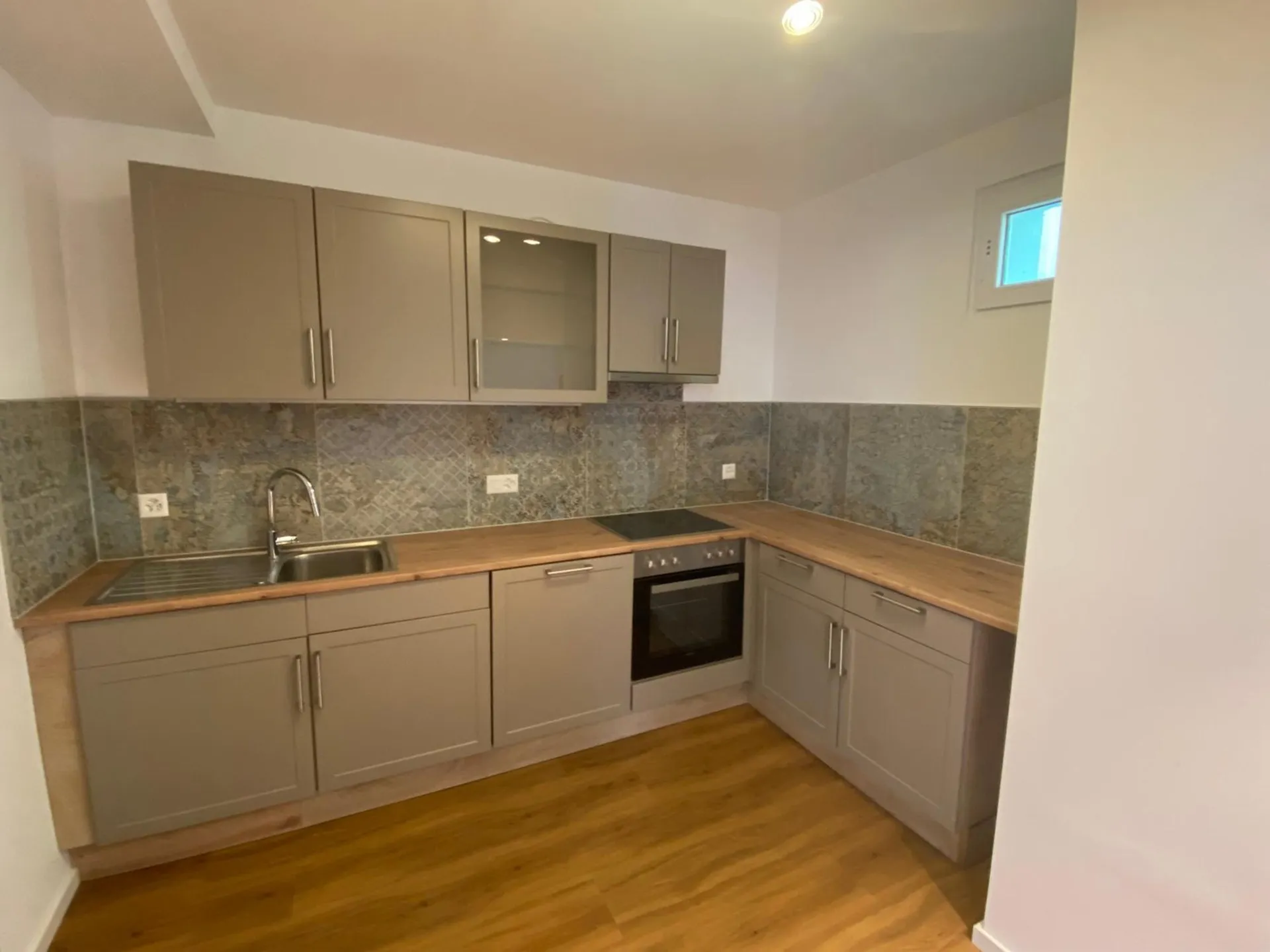 Cozy and newly renovated 3-room apartment in the village center