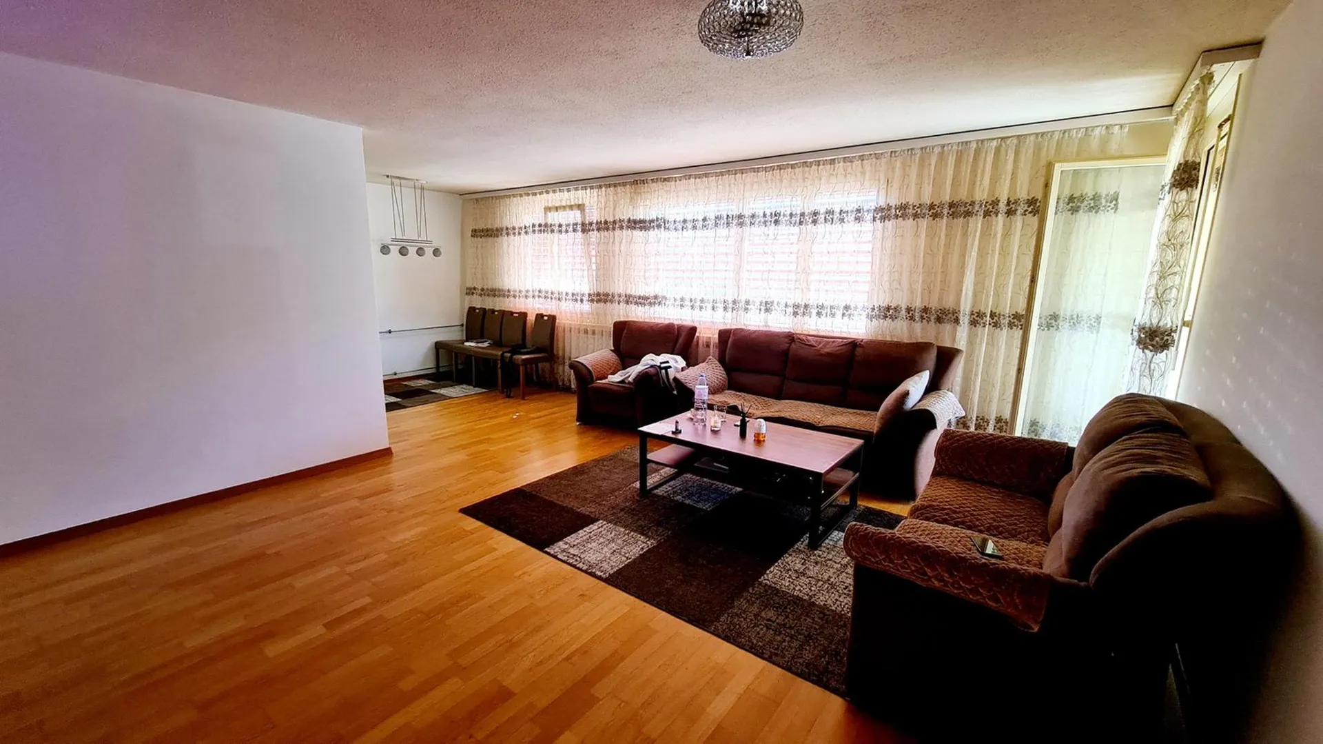 Charmante 3.5-Zimmer-Wohnung mit Balkon in Degersheim