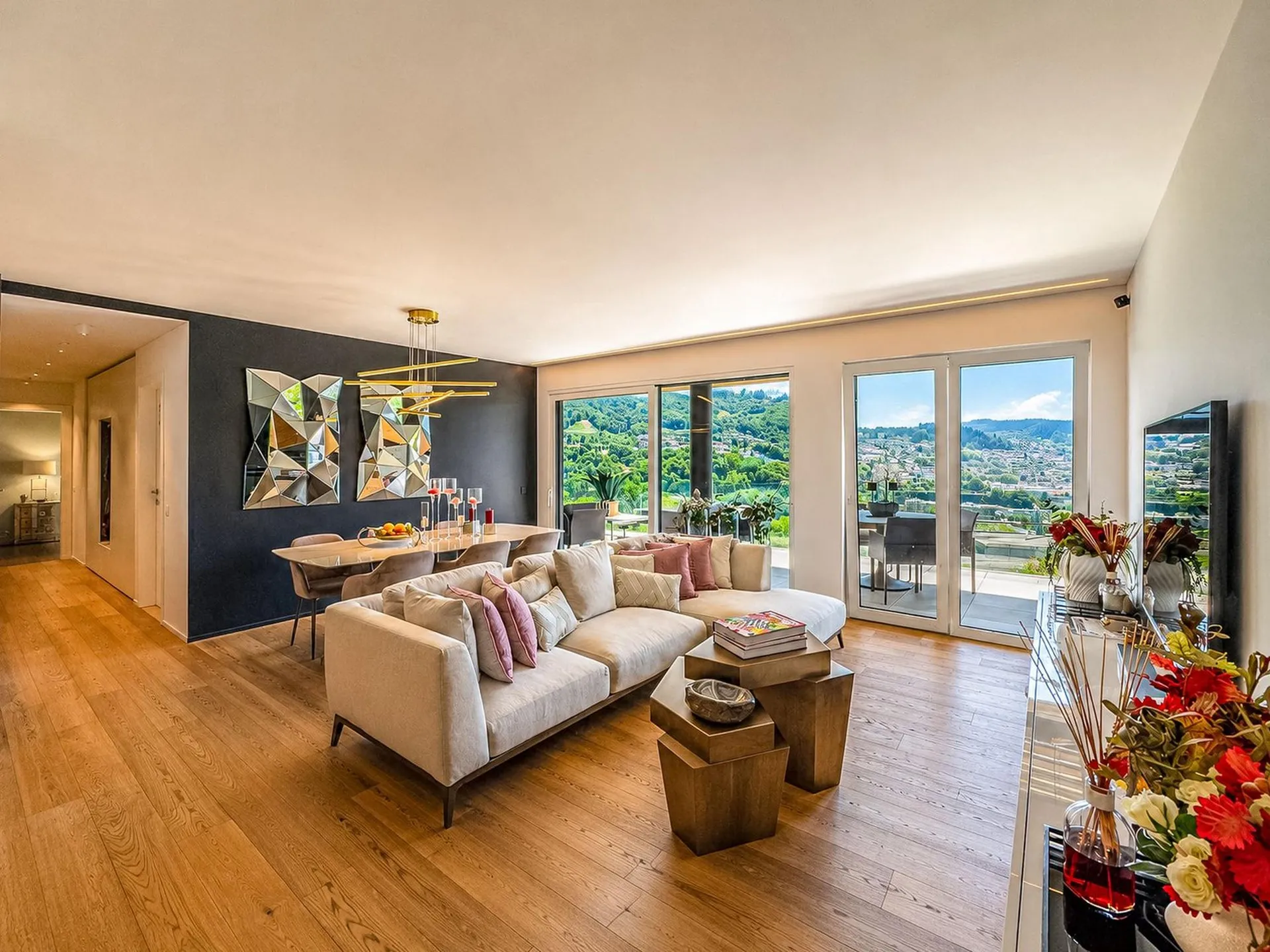 Moderno appartamento con ampia terrazza Vista Lago