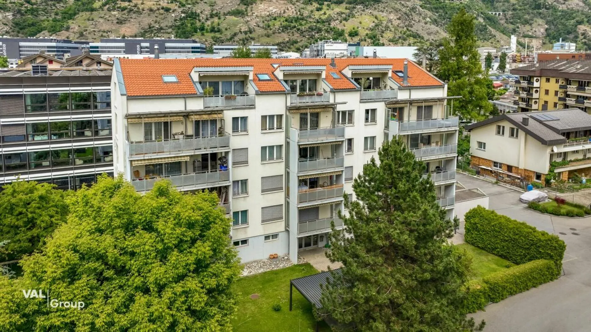 Habitation urbaine avec balcon spacieux - à quelques pas de la gare de Visp