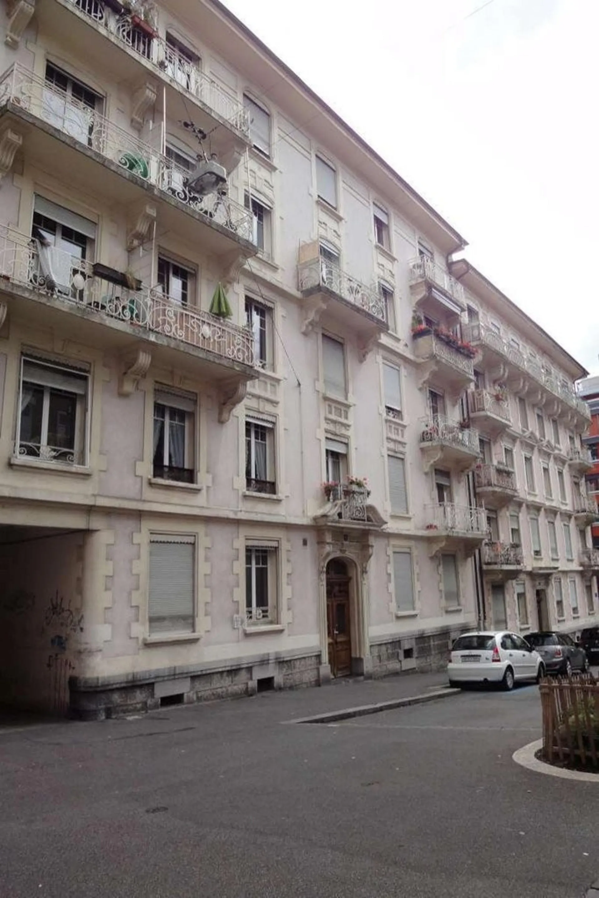 Logement rénové au centre ville !