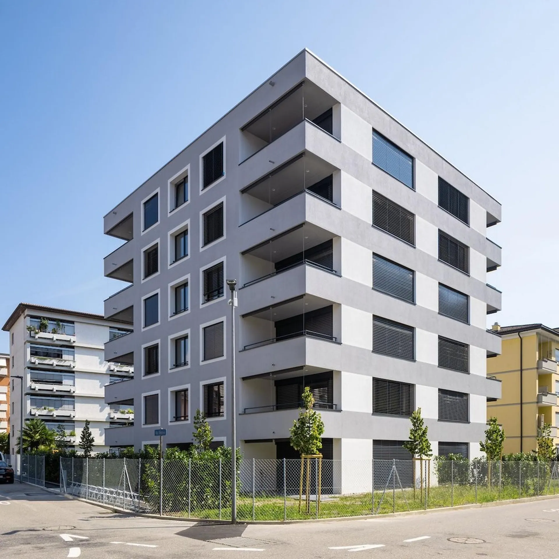 Bright and modern 3.5-room apartment in the heart of Massagno