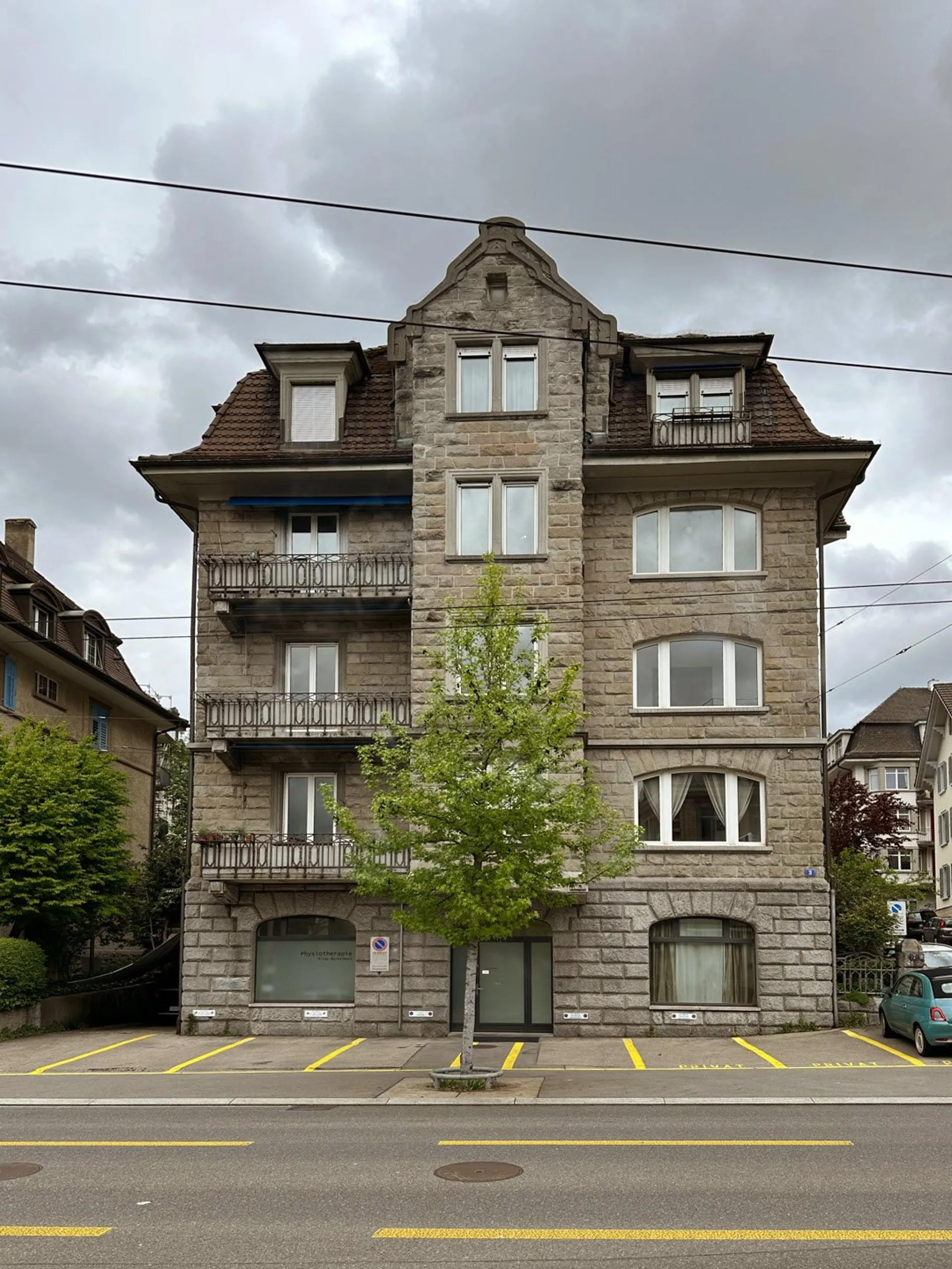 Helle 5.5 Zimmer-Wohnung an zentraler Lage