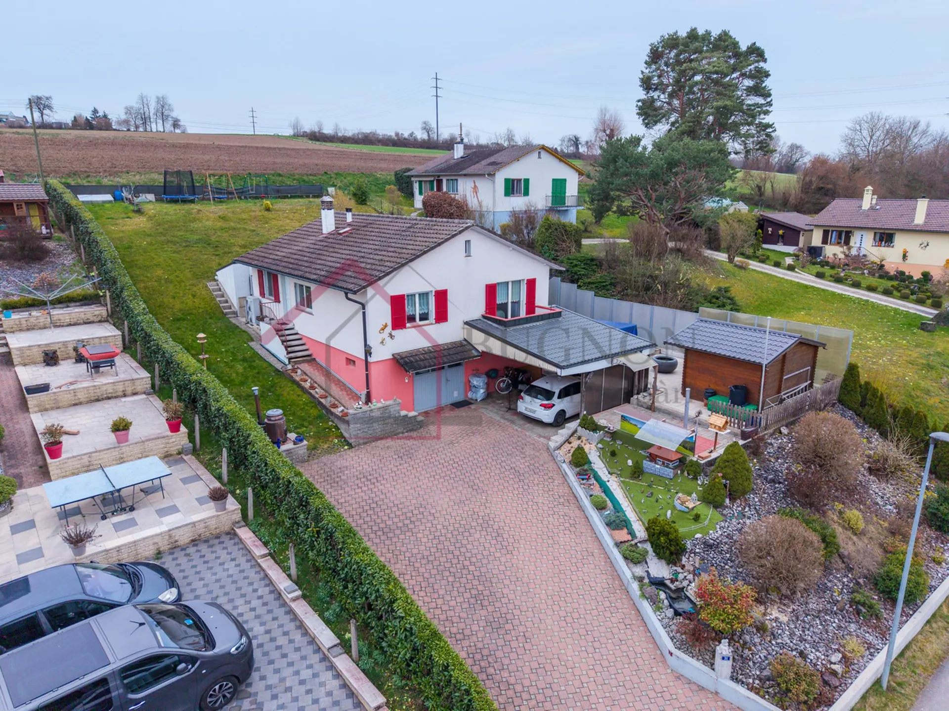 Villa individuelle familiale avec terrasse, piscine et fort potentiel