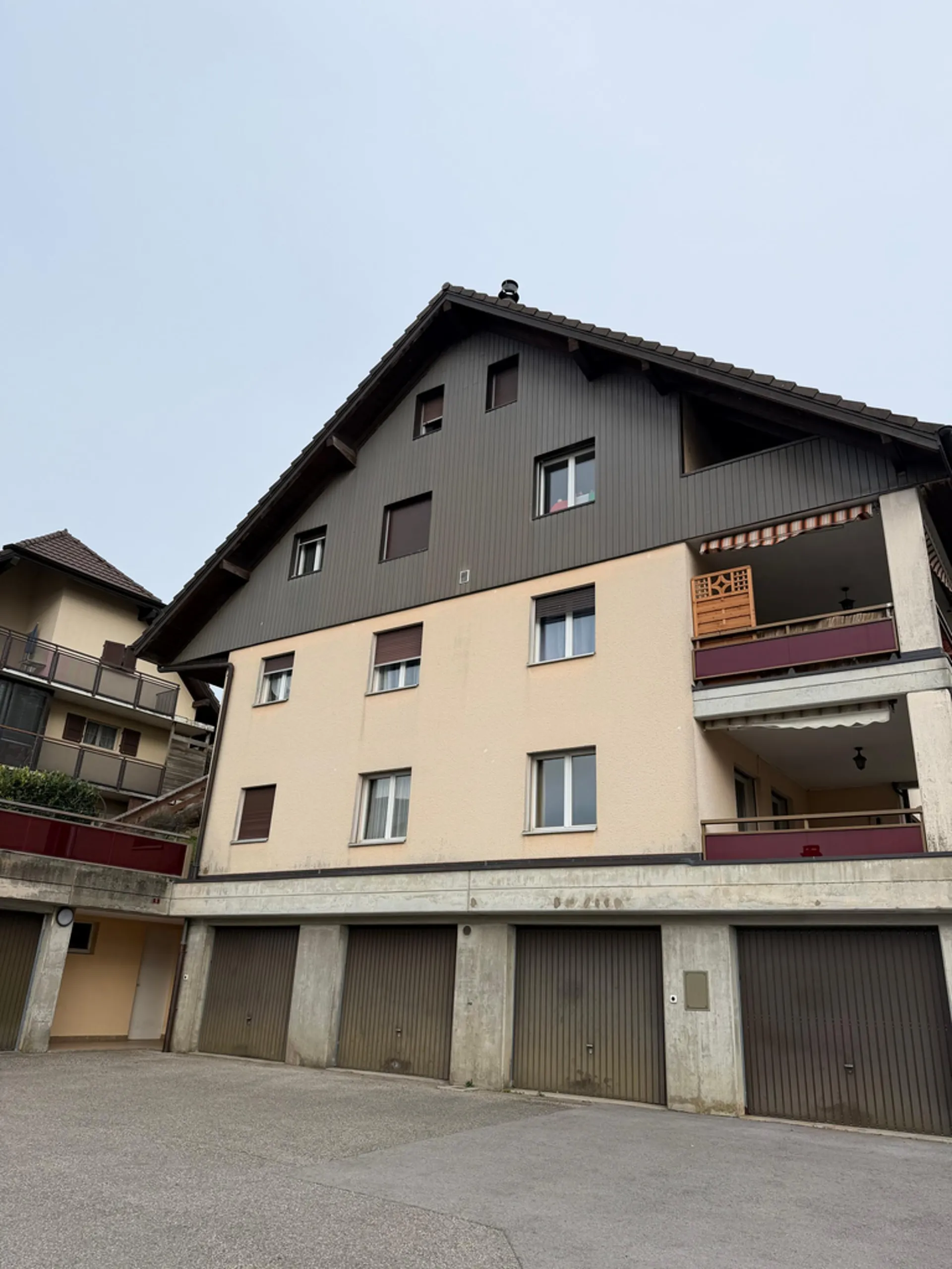 charmant appartement dans petit immeuble tranquil