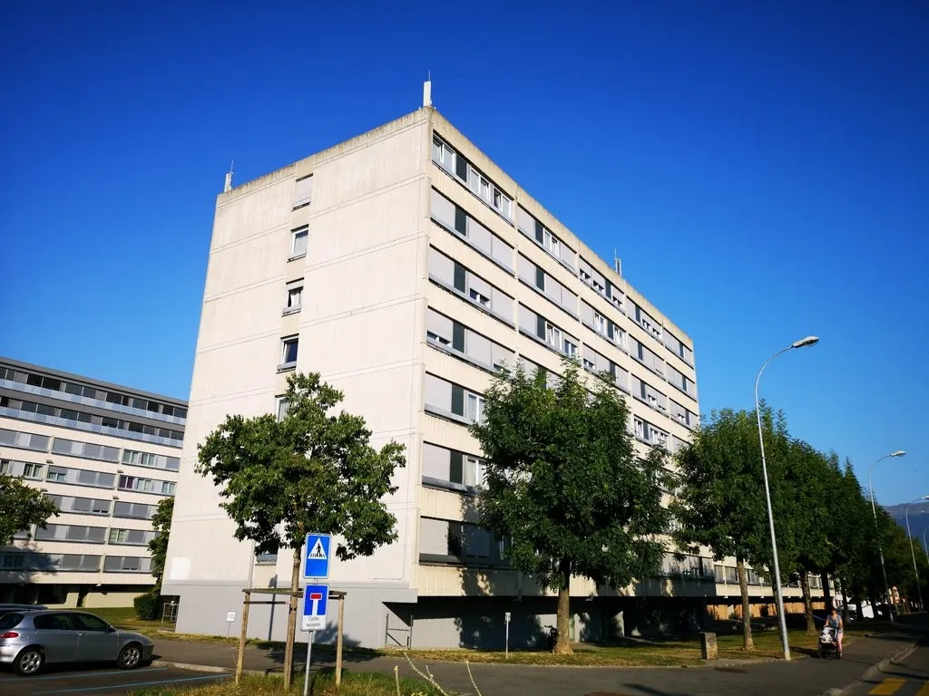 Place de Parking souterraine à côté de Meyrin Centre