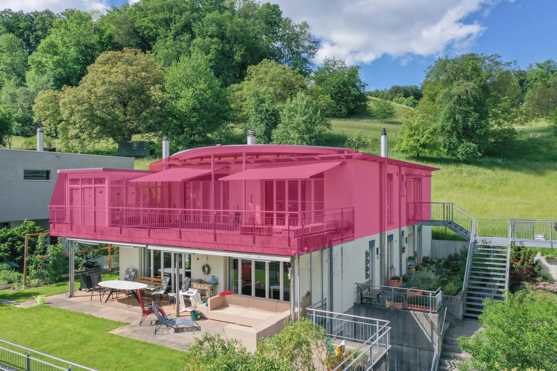 Terrassenwohnung mit unverbaubarer Aussicht und vielen Parkplätzen
