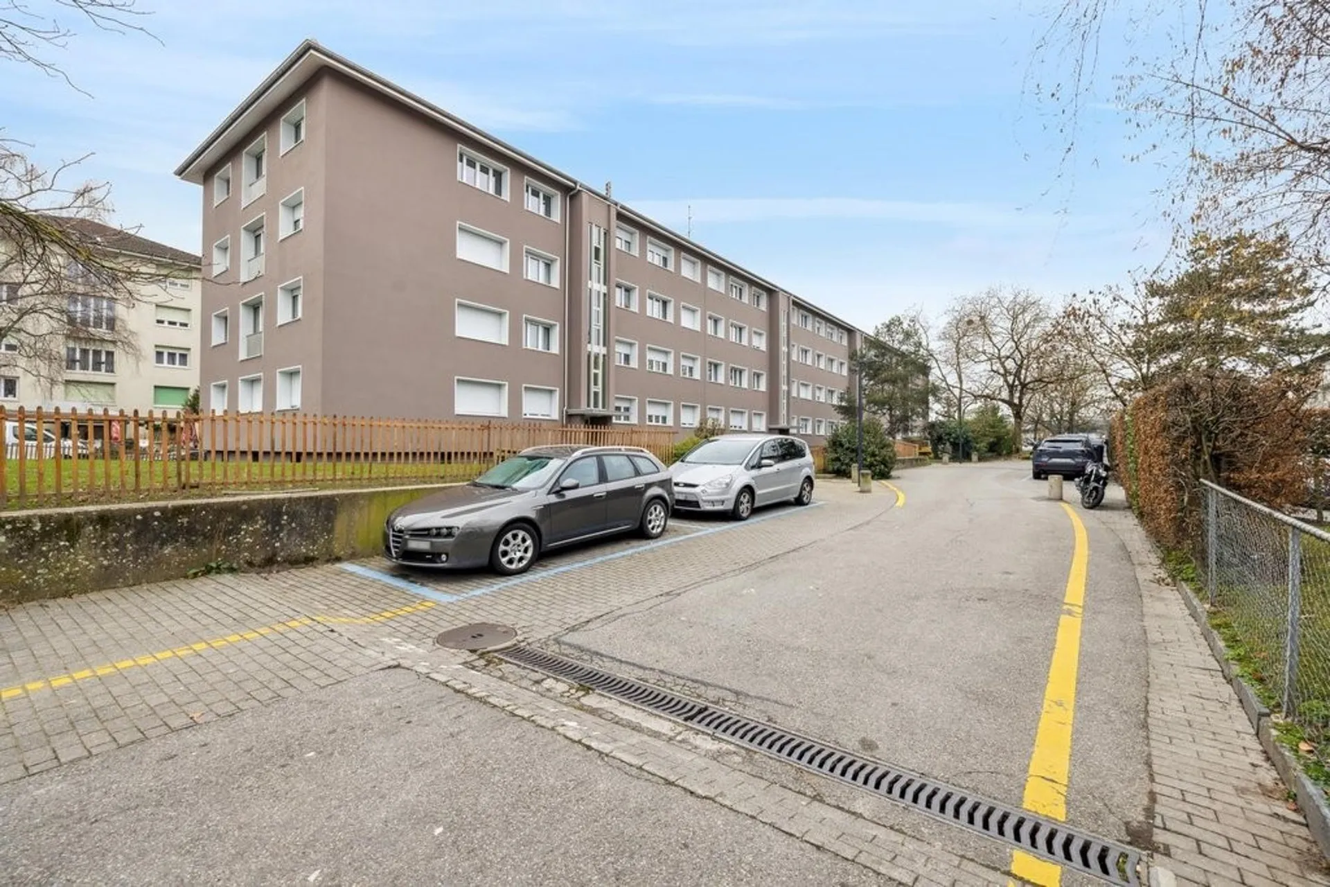 Appartement complètement rénové de 3 pièces proche des Nations